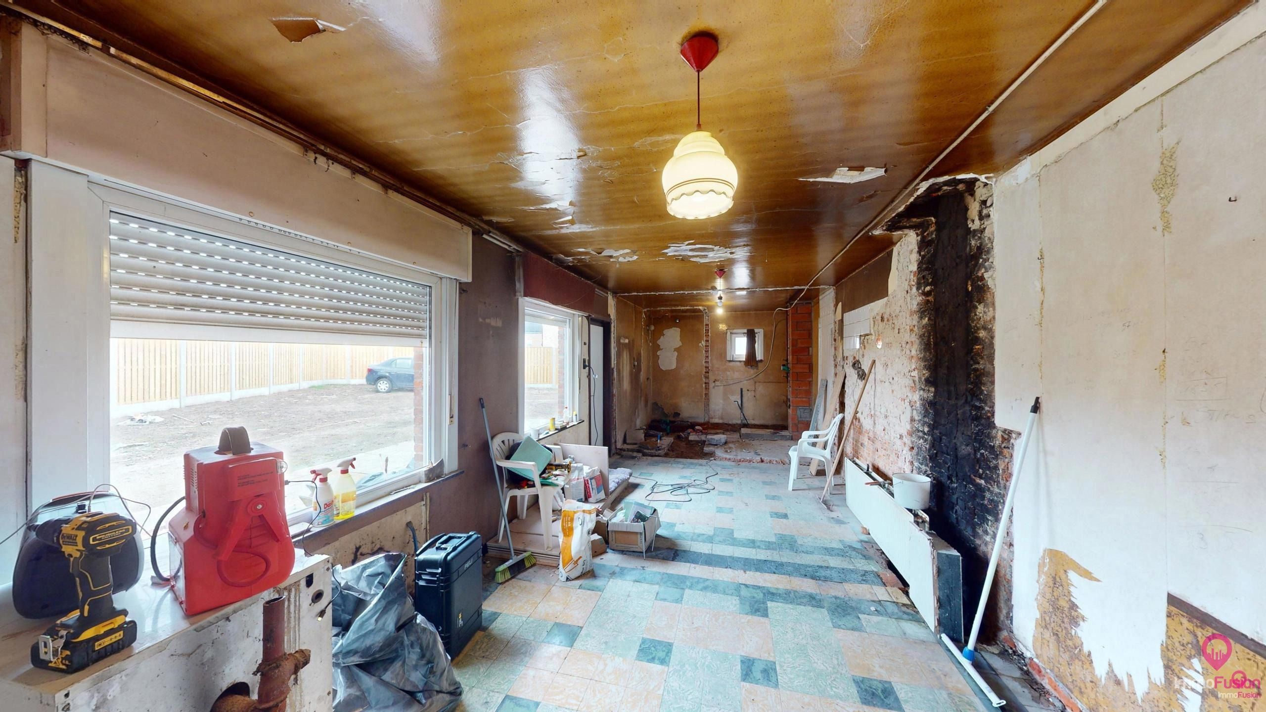 Uniek renovatieproject op centrale ligging met grote tuin! foto 8