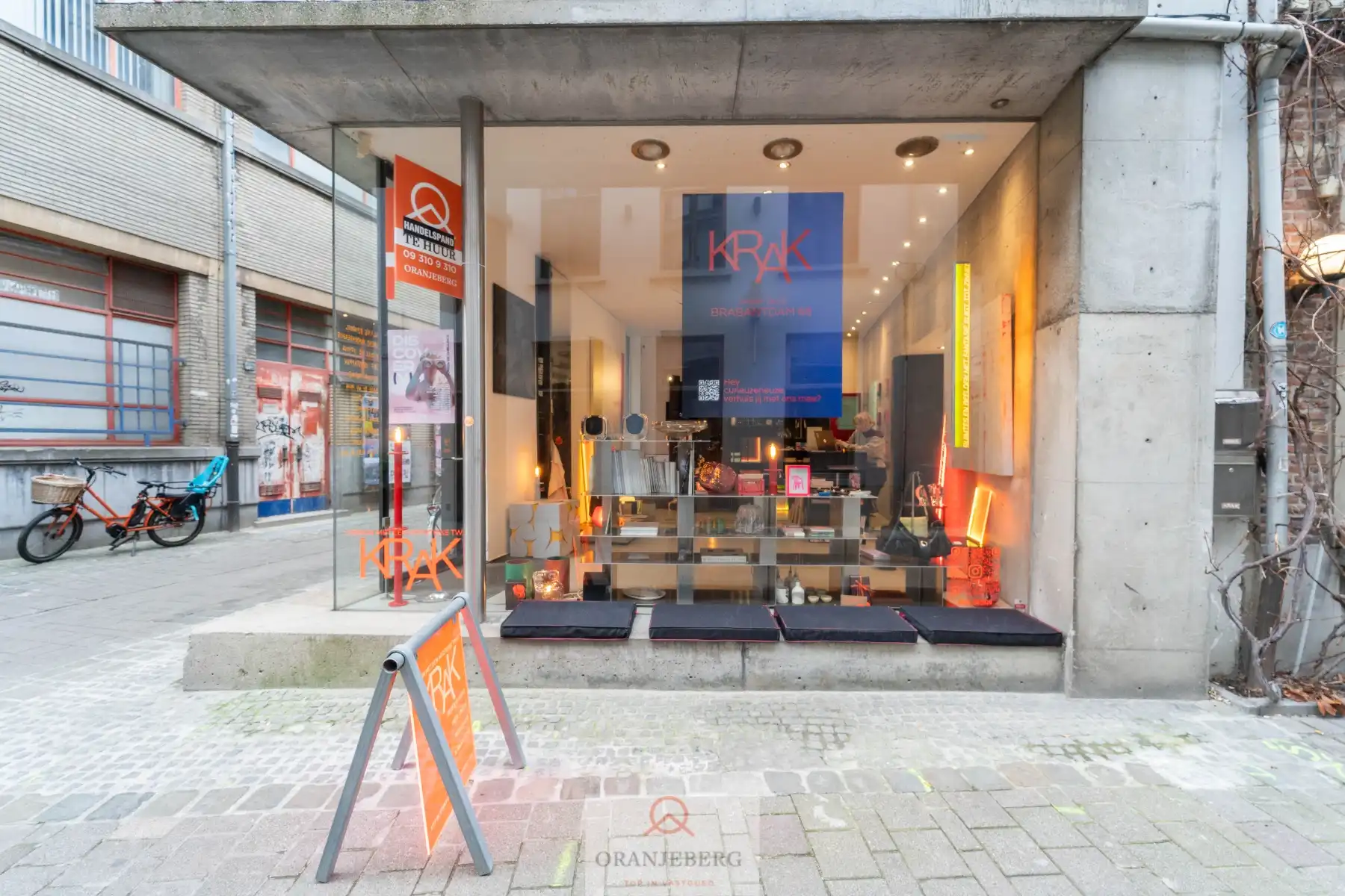 Handelshoekpand Te Huur in gezellig zijstraatje van de Mageleinstraat foto 18