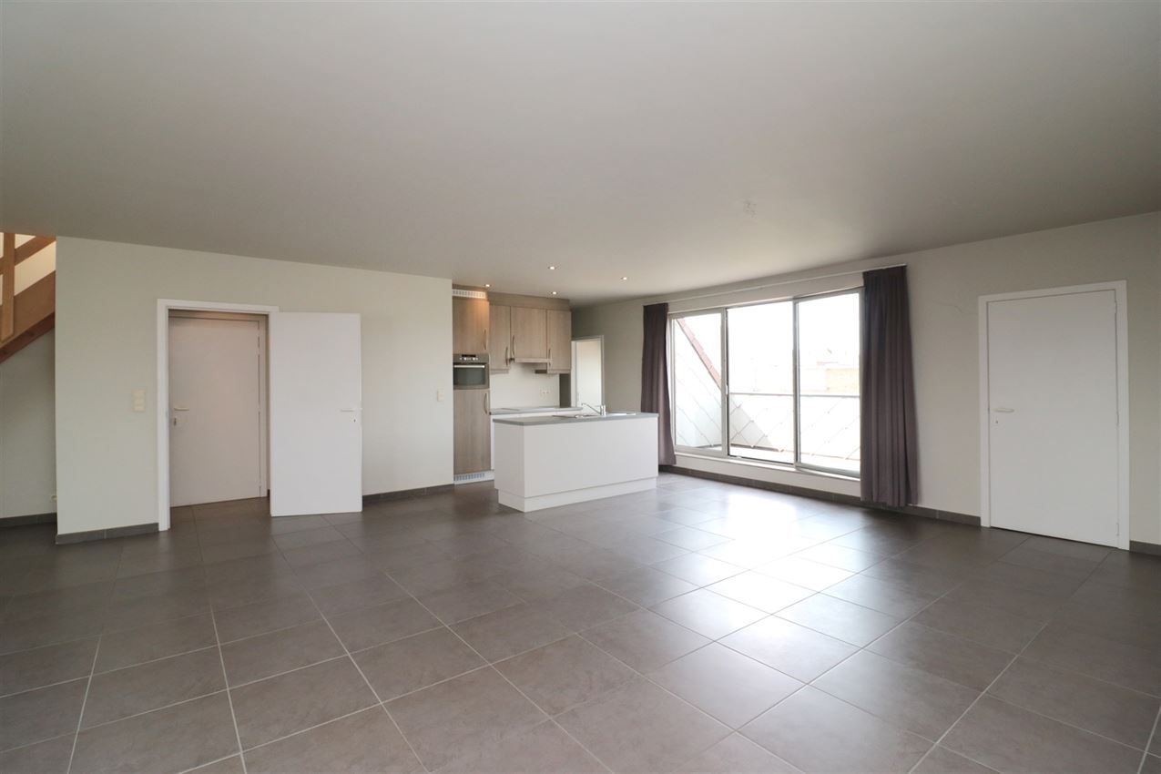 Duplex appartement op 2e verdiep (lift) met 2 slpk., mooi groot terras en dubbele garage   foto 29