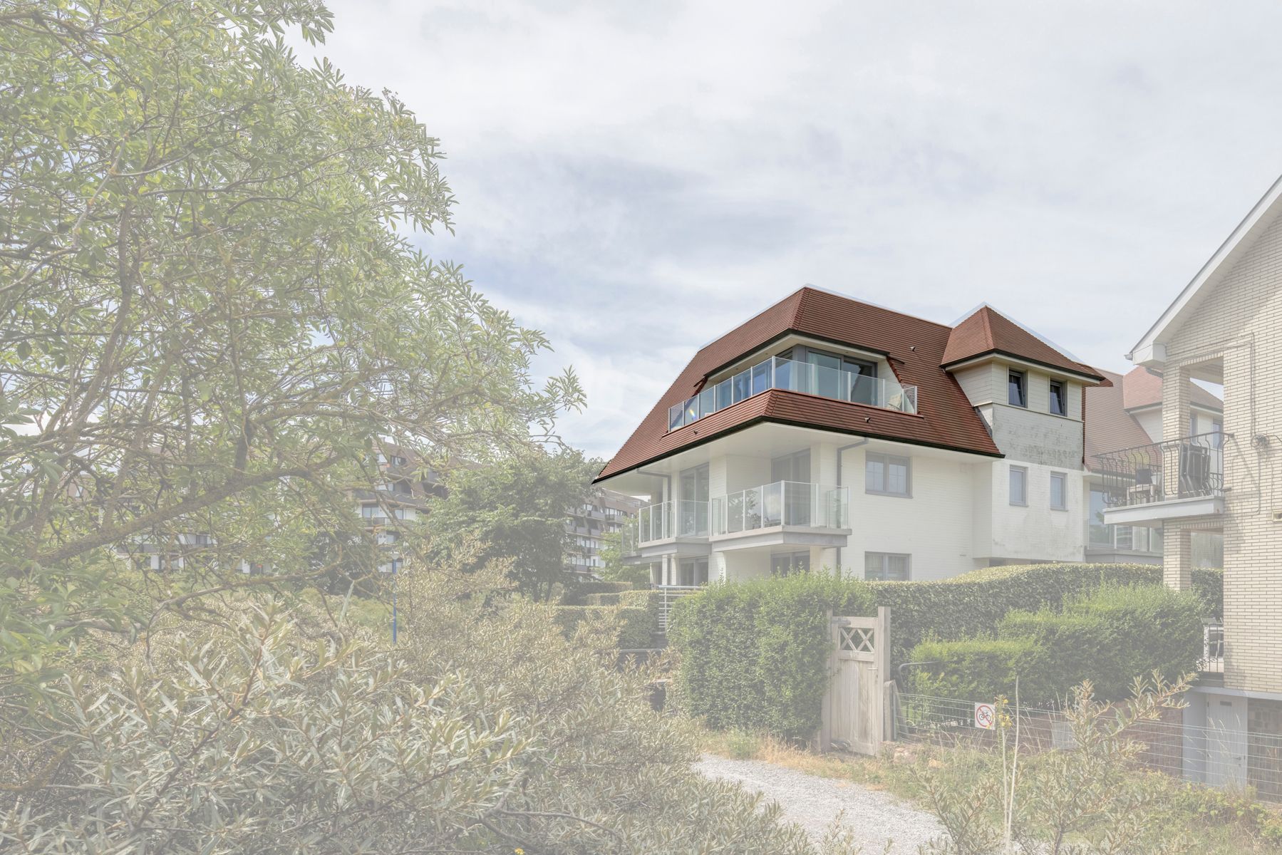 Recente penthouse met 2 slaapkamers en grote terrassen foto 23