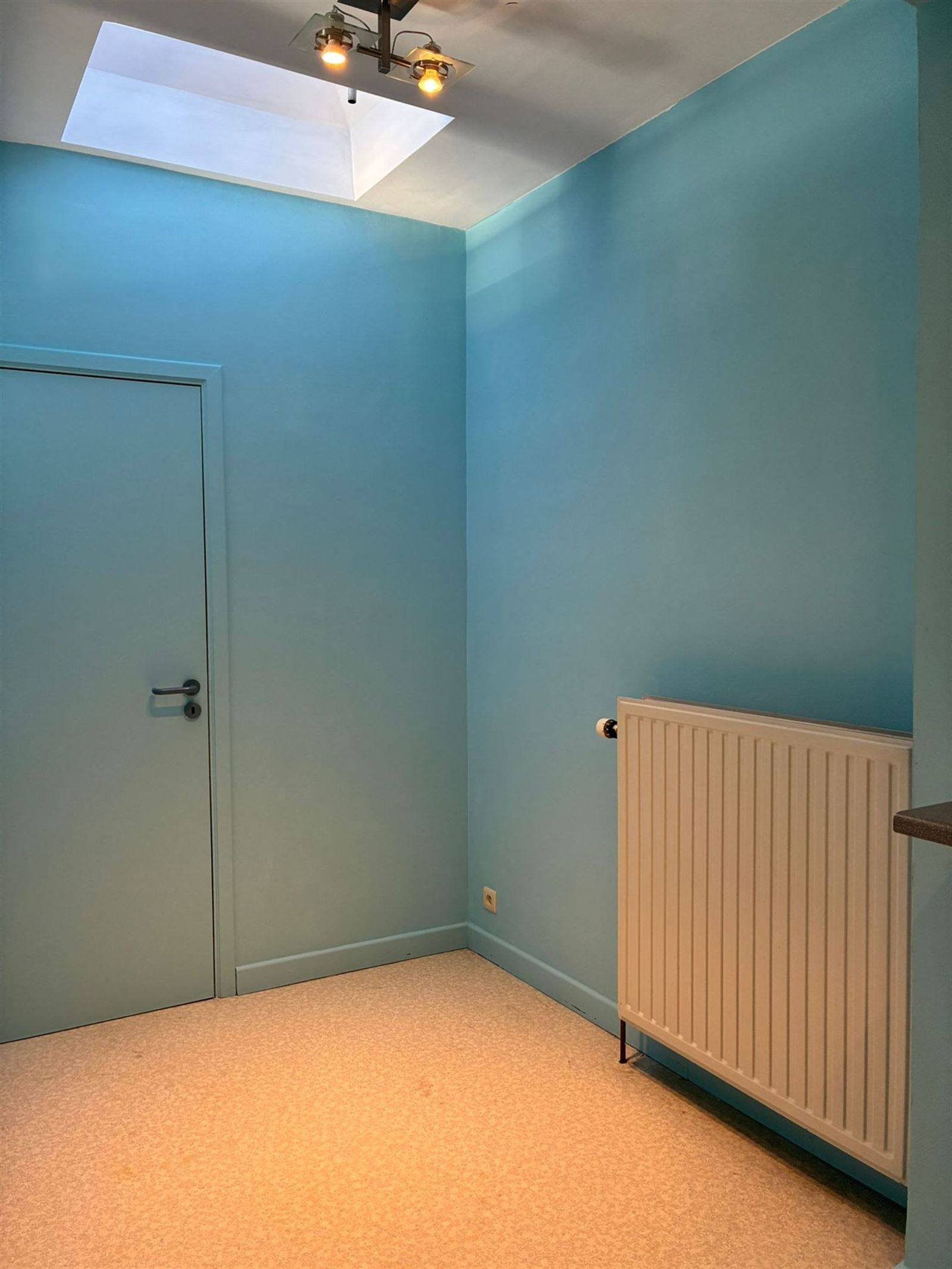 Handelspand centrum Lennik TE HUUR foto 9