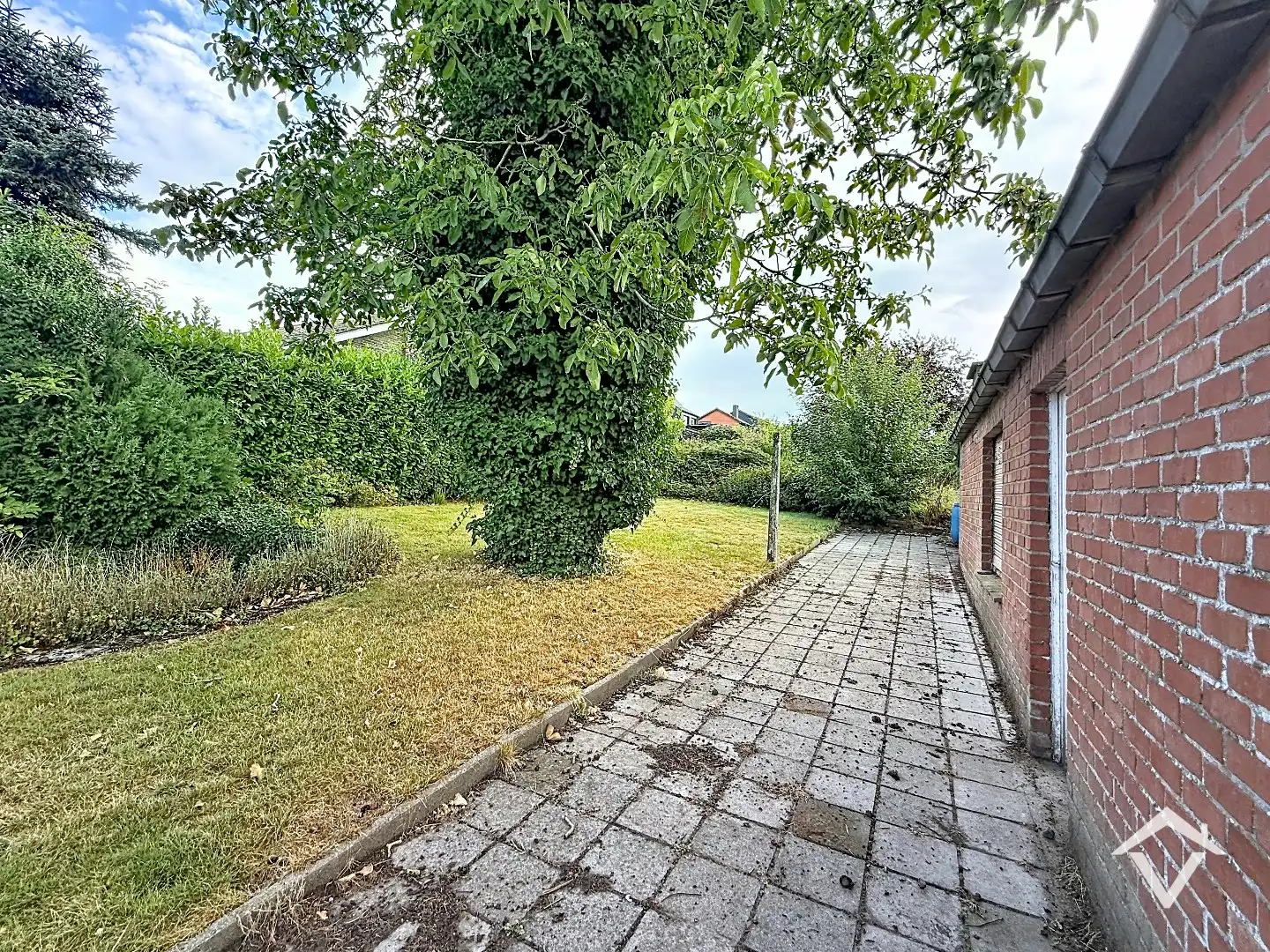 Gelijkvloerse woning met 3 slaapkamers, ruime garage en tuin op een gunstige ligging te Hooglede foto 27