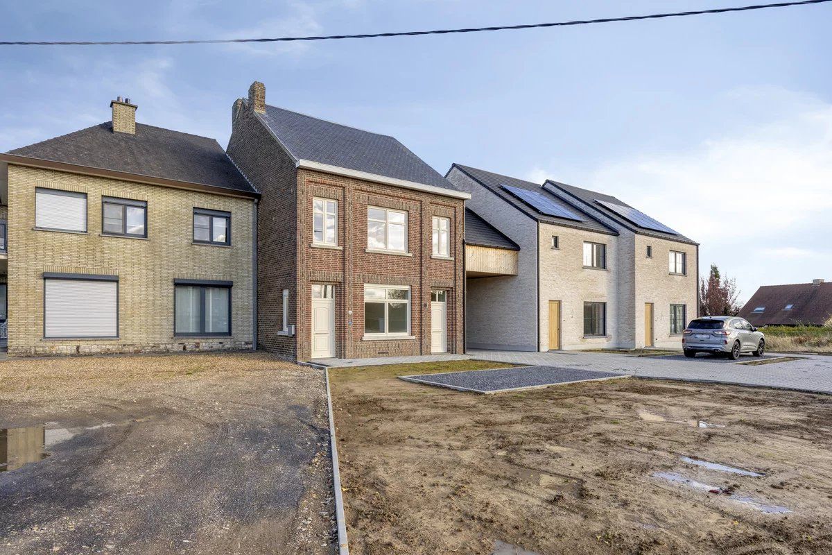 GERENOVEERDE INSTAPKLARE WONING MET 3 SLPK'S IN KESSELT (LANAKEN) foto 31