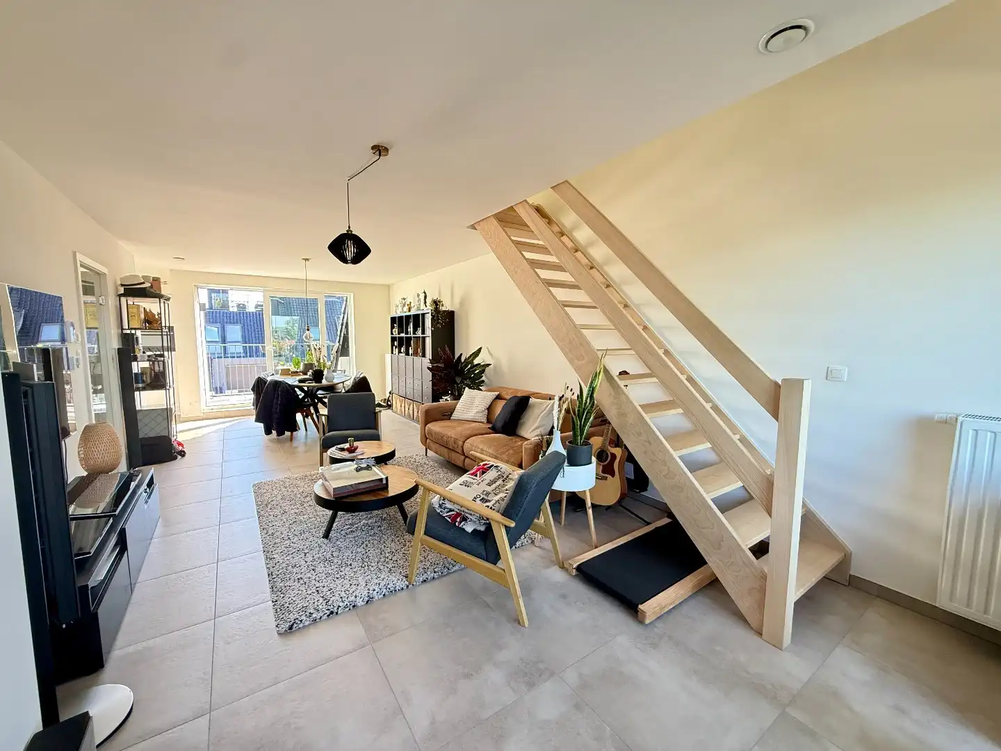 Centraal gelegen duplex appartement met 3 slaapkamers foto 3