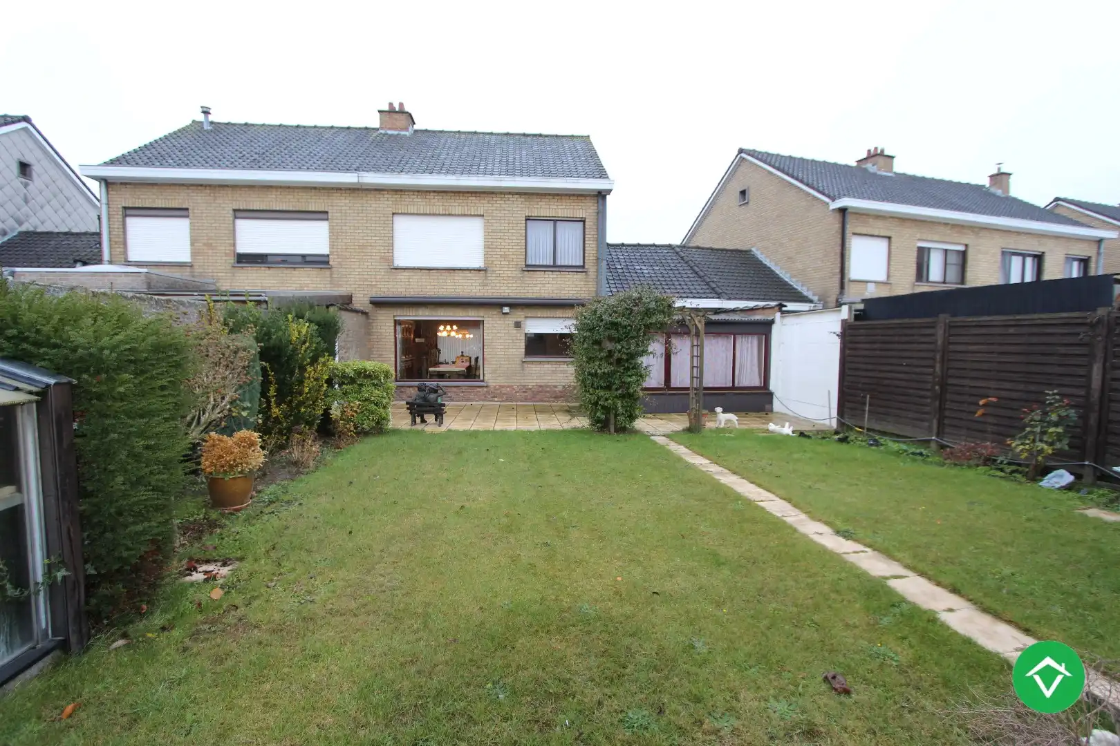 Ruime, stevige woning met 3 slaapkamers, garage en tuin te Izegem foto 11