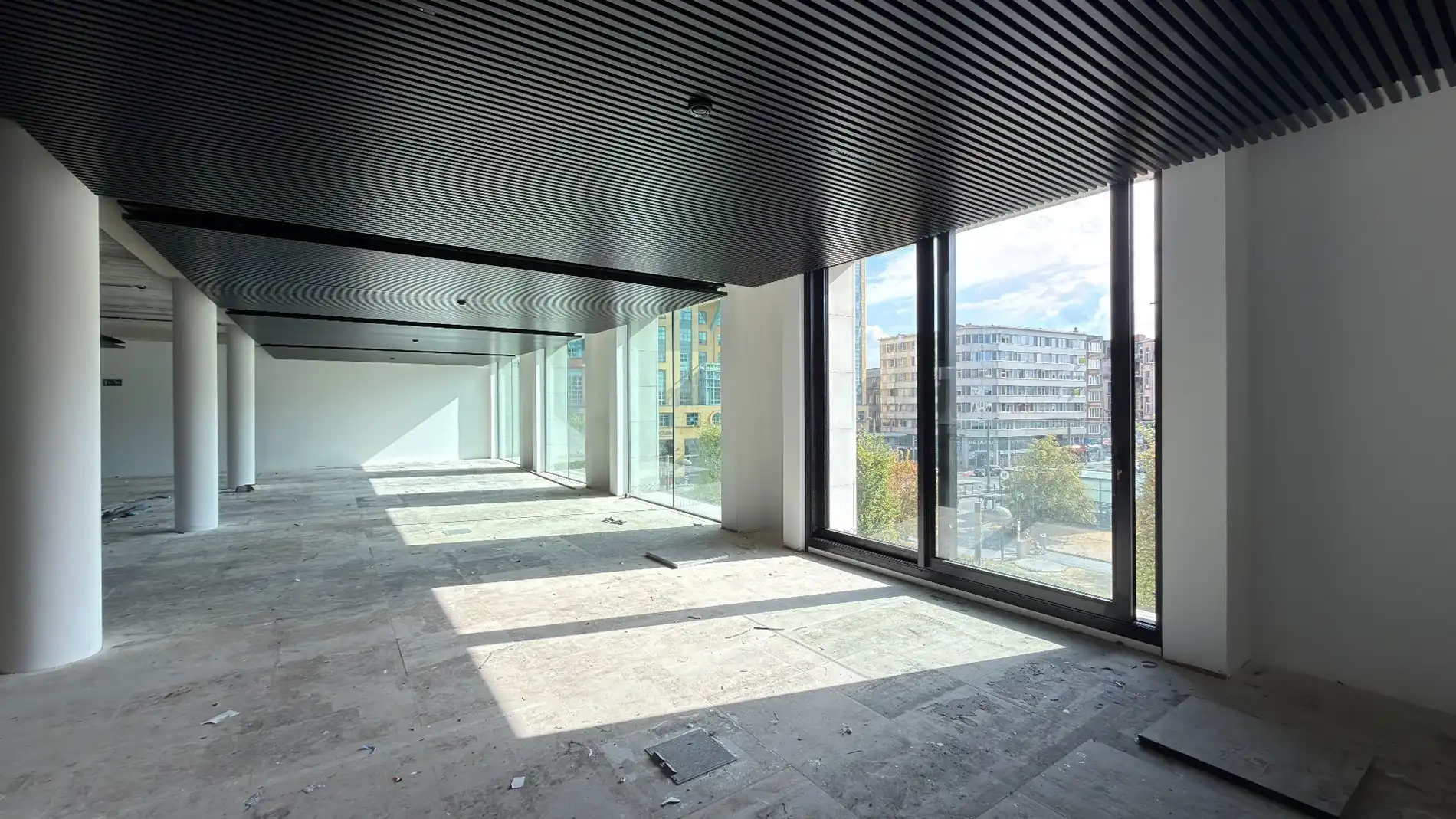 Gerenoveerde kantoorruimte te huur in Astrid Building aan Centraal Station in Antwerpen foto 3