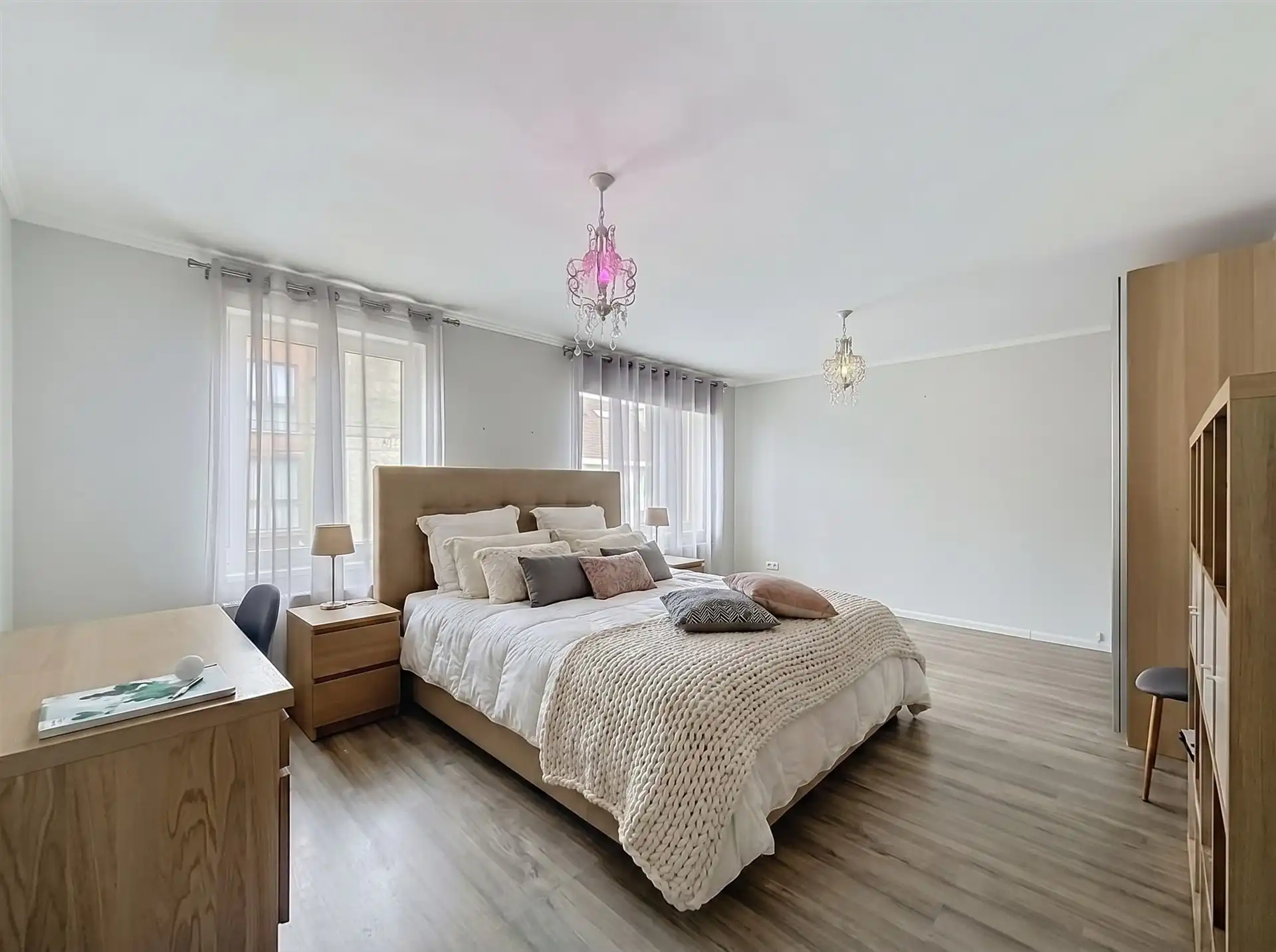 Prachtige instapklare woning met 6 slaapkamers en 2 badkamers! foto 16