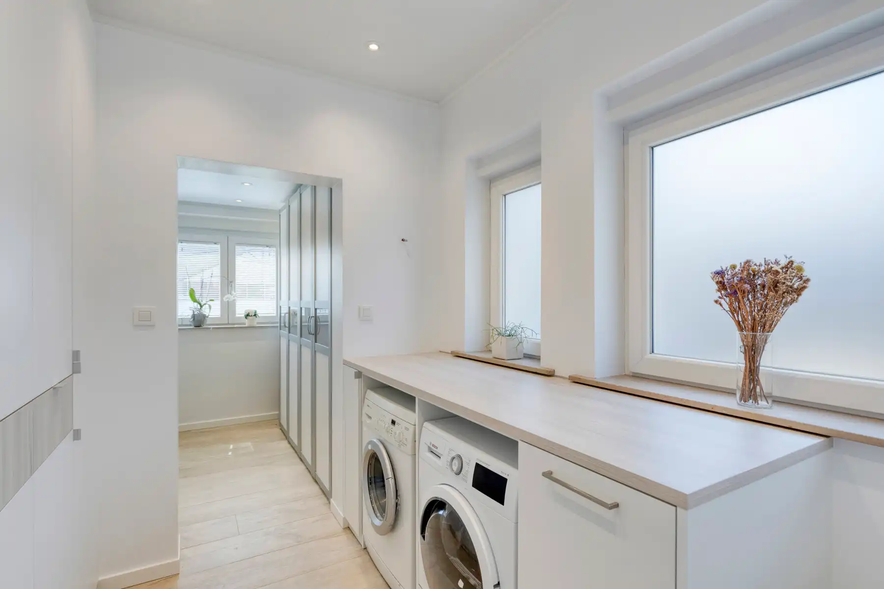 Charmante villa op toplocatie met ruime garage foto 15