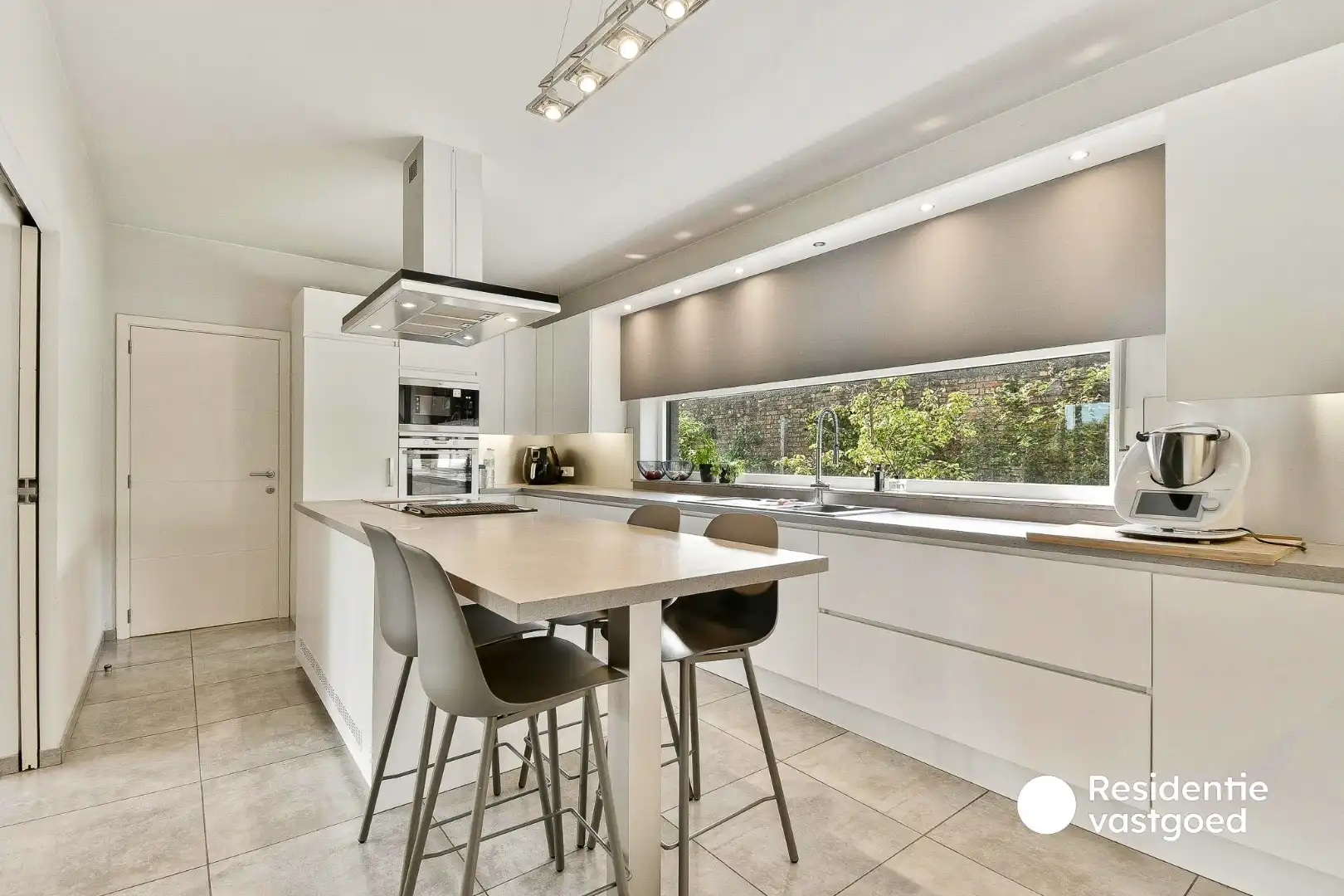 Instapklare en alleenstaande bungalowwoning foto 8