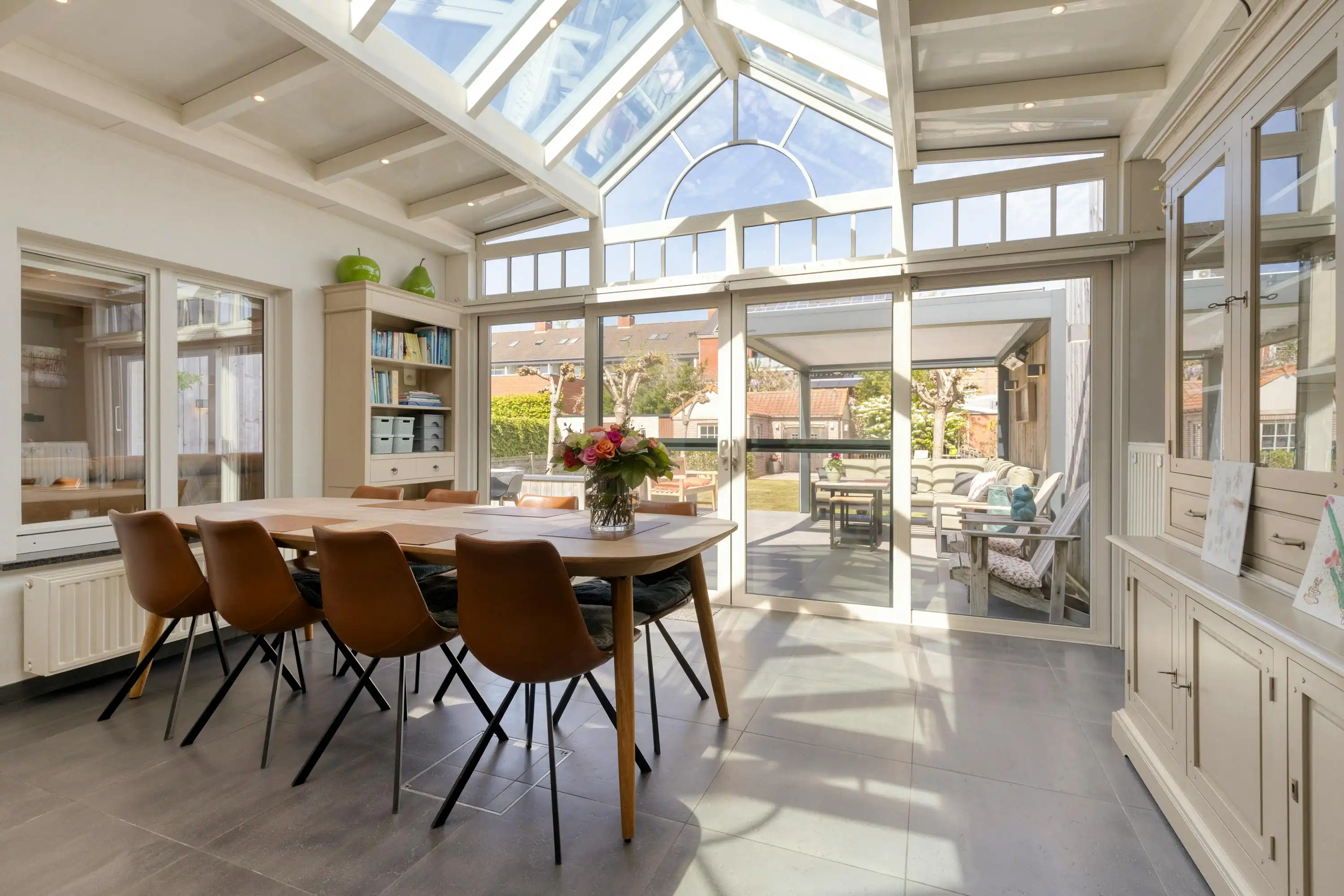 Verrassend ruim, polyvalent huis met 5 slaapkamers te Sint-Kruis foto 9
