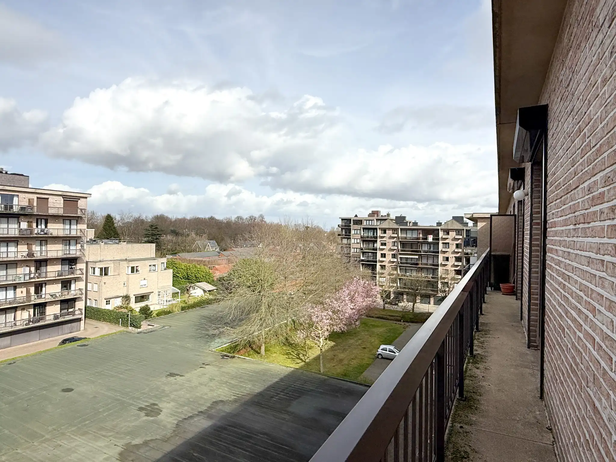 Appartement met twee slaapkamers en twee terrassen in het centrum van Beveren foto 14