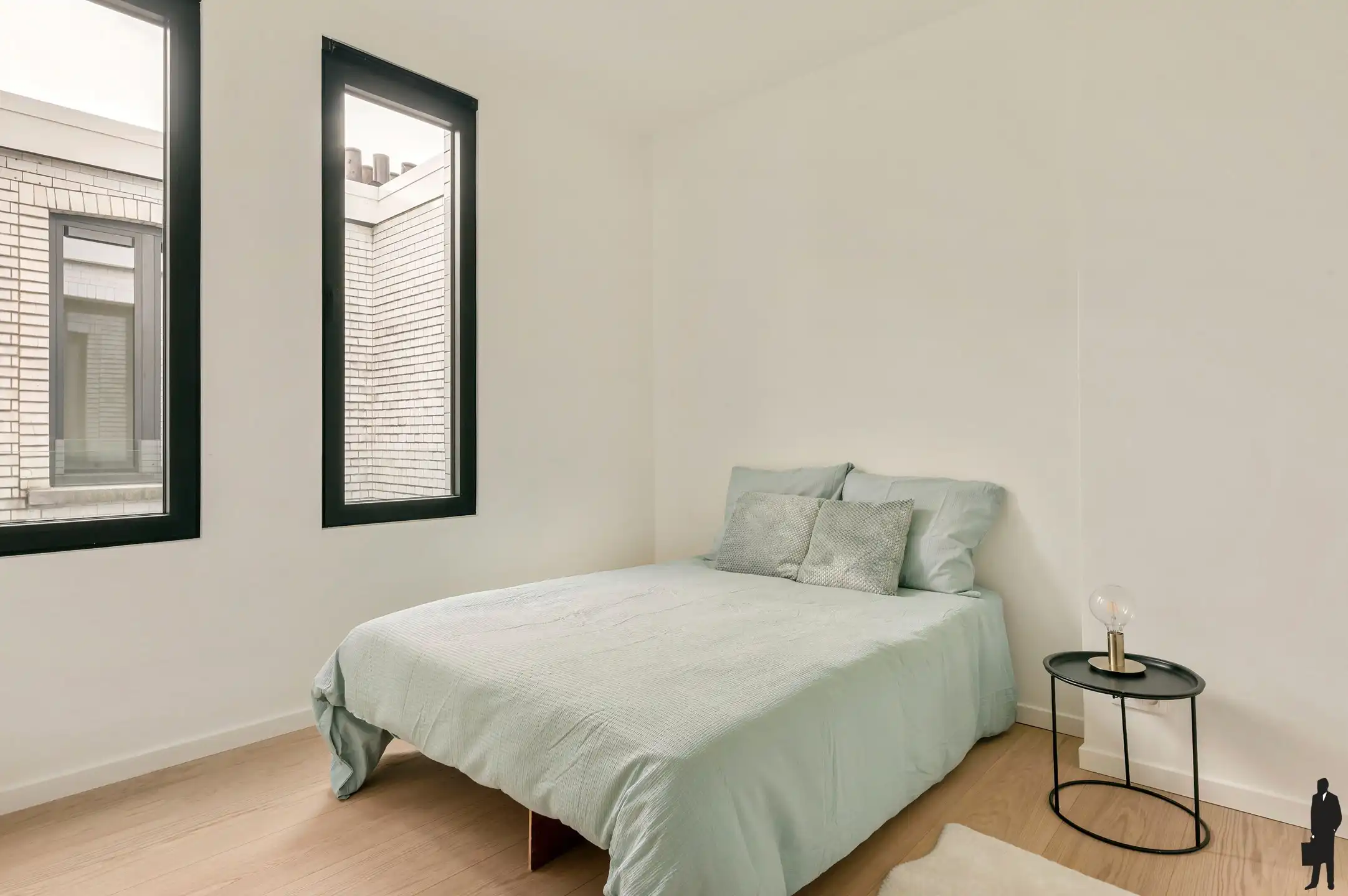 Gerenoveerd dakappartement met twee slaapkamers foto 9