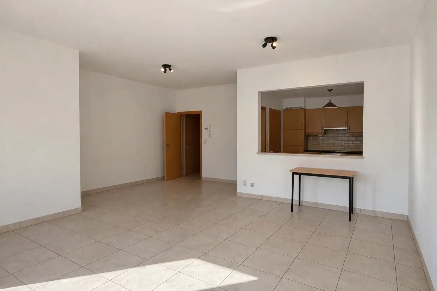 Instapklaar en energiezuinig ruim twee slaapkamer appartement in het centrum van Eke foto 4