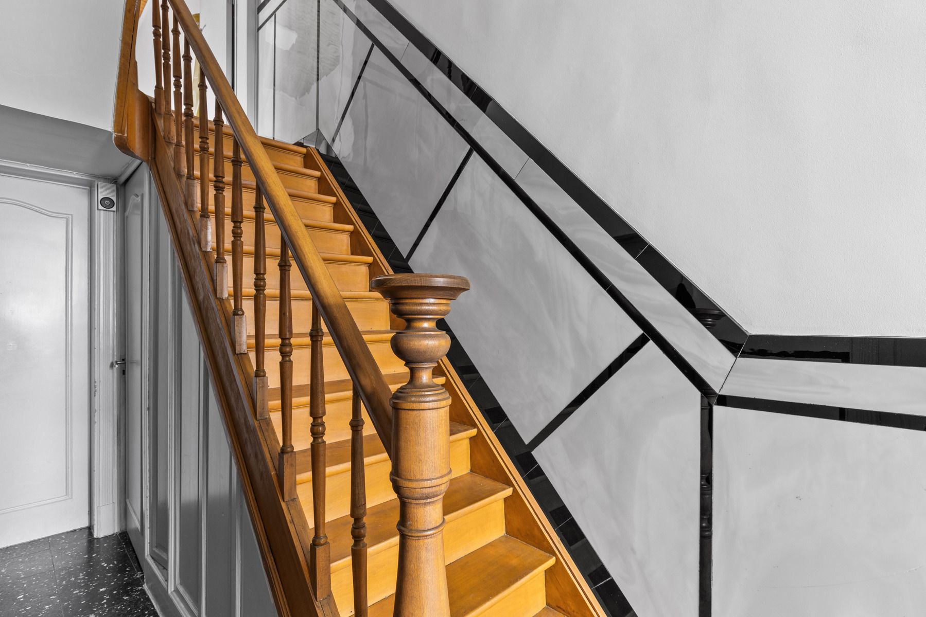 Zeer ruime 5-slpk woning te Sint-Kruis! foto 6