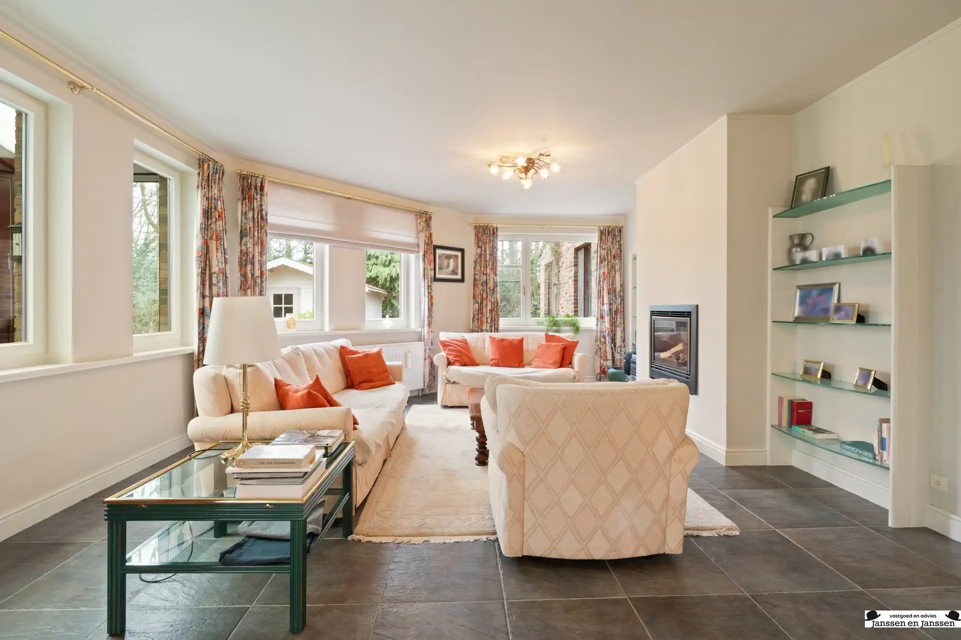 Karaktervolle villa op aan de Bredabaan te Gooreind  foto 4