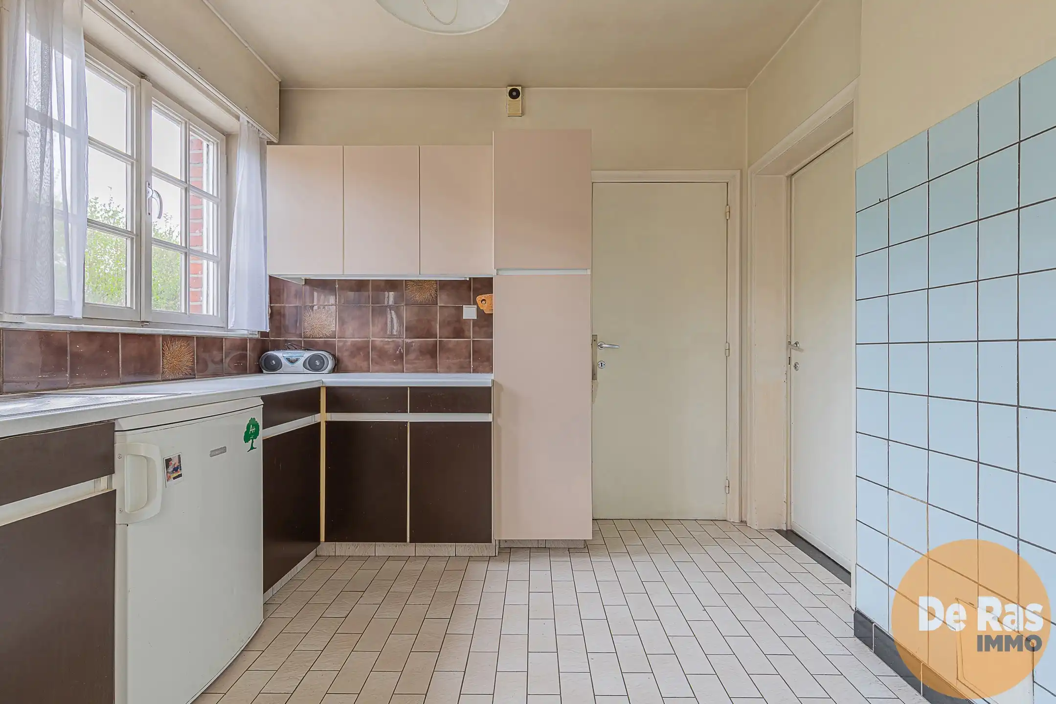 WETTEREN - Solide, te renoveren woning met 4 kamers en tuin foto 10