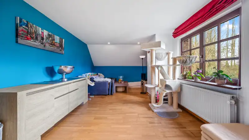 Ruime villa van 336m² op 1 hectare 45 are met vijver foto 29