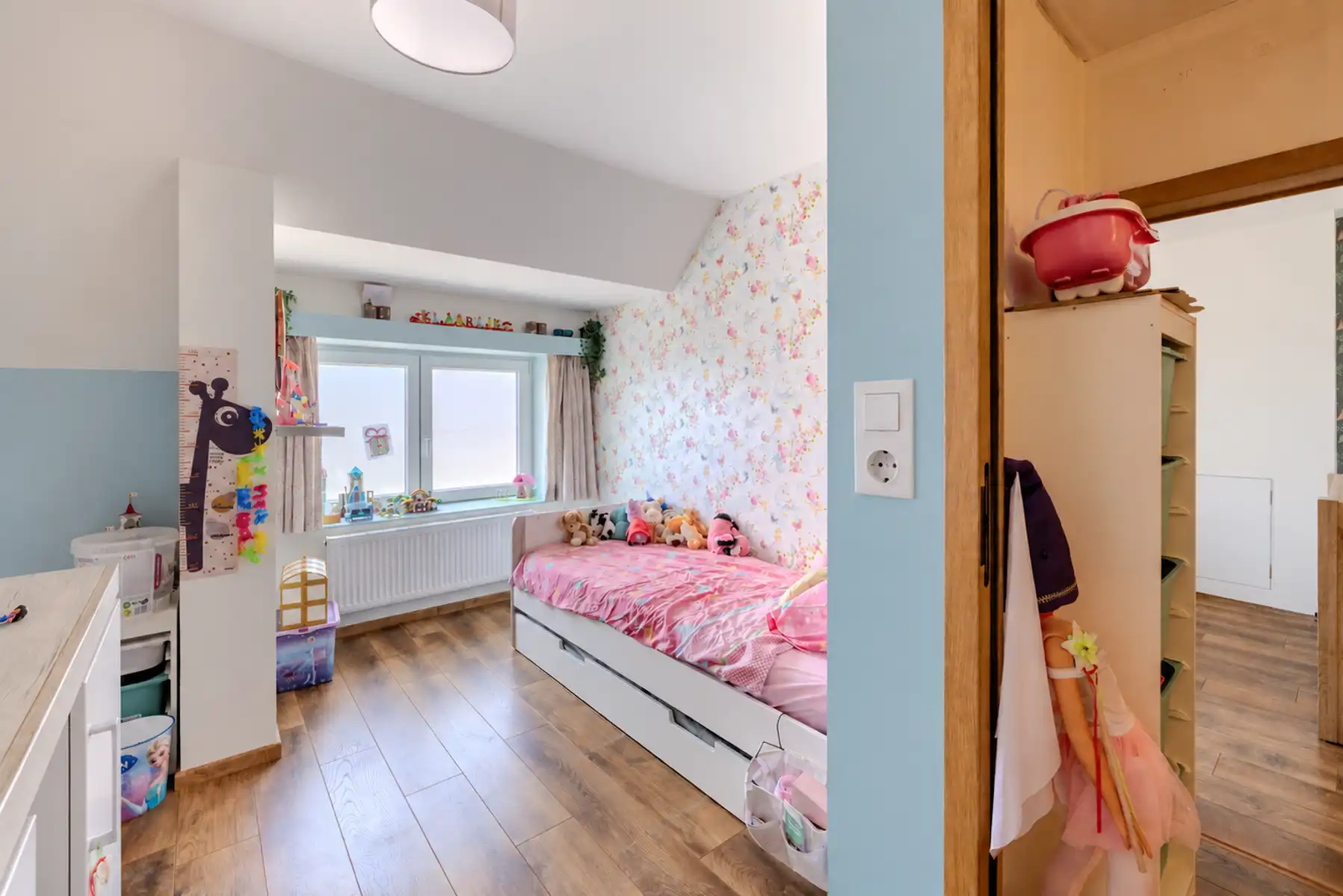Gerenoveerde woning met tuin via servitude bereikbaar met 3 slpks foto 12