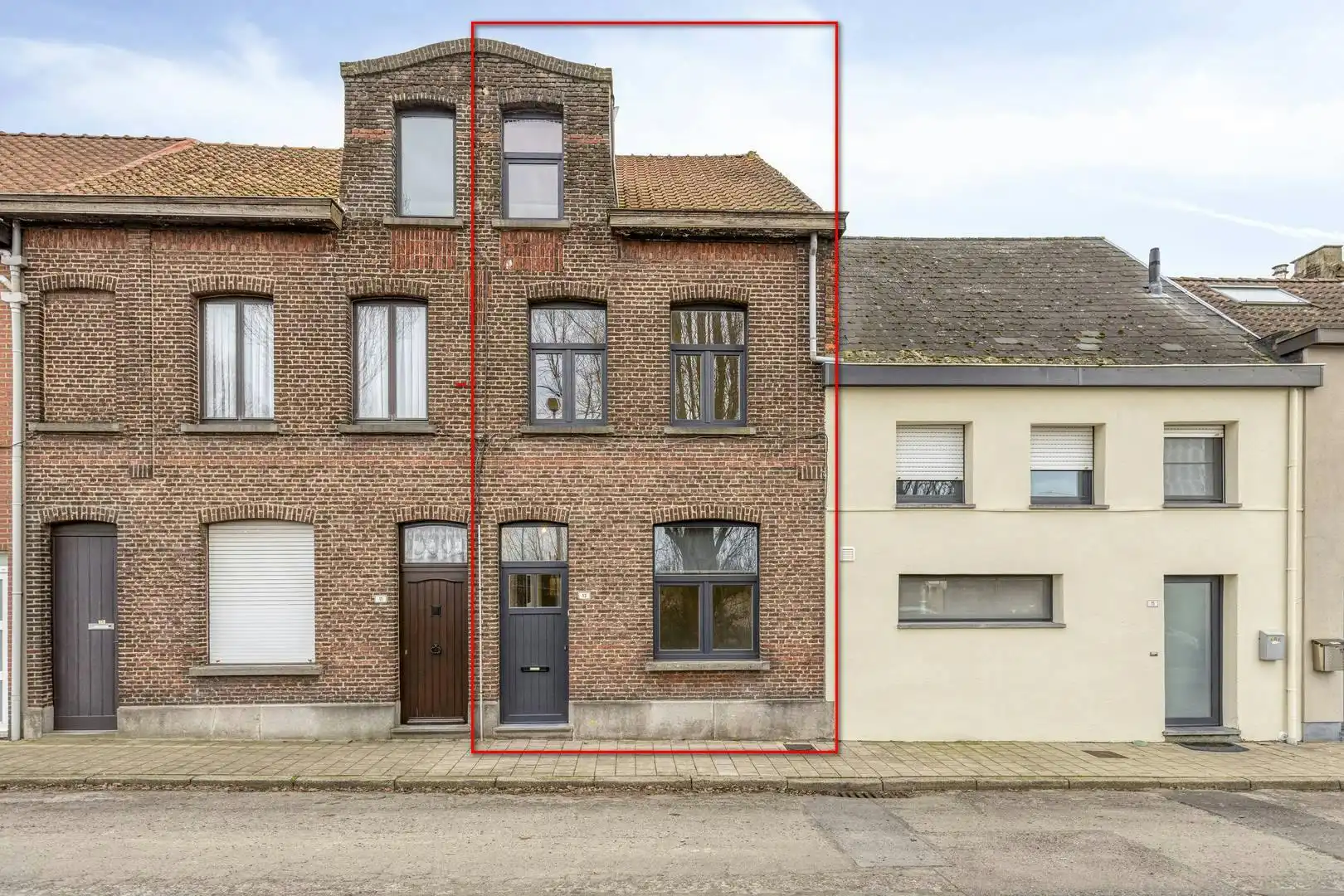 Ruim instapklaar huis met 3 slaapkamers in Terhagen foto {{pictureIndex}}