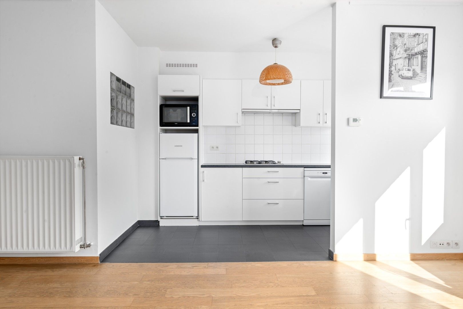 Instapklaar appartement met 2 slaapkamers te Mariakerke foto 5