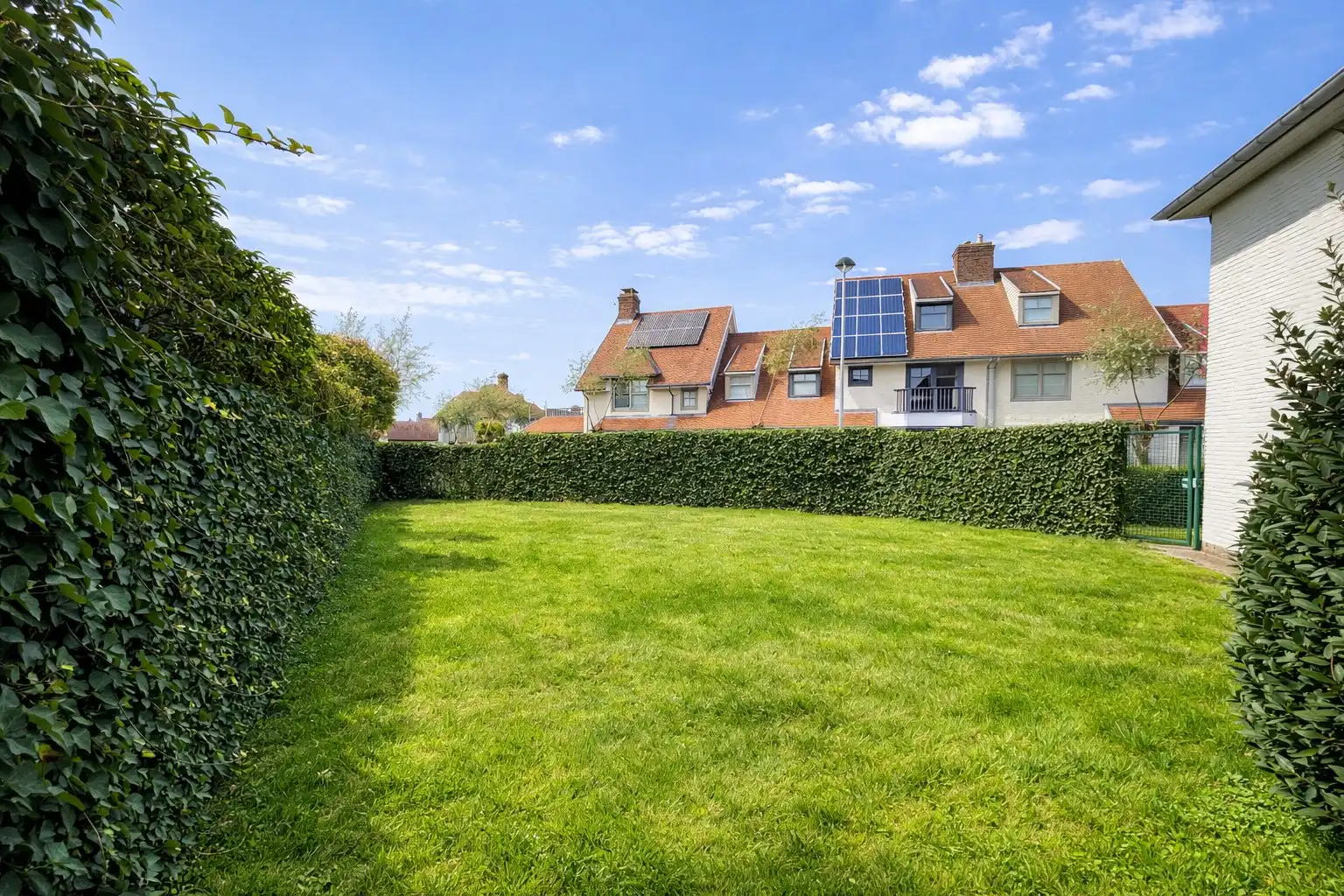 Grote woning met tuin en garage te Knokke foto 19