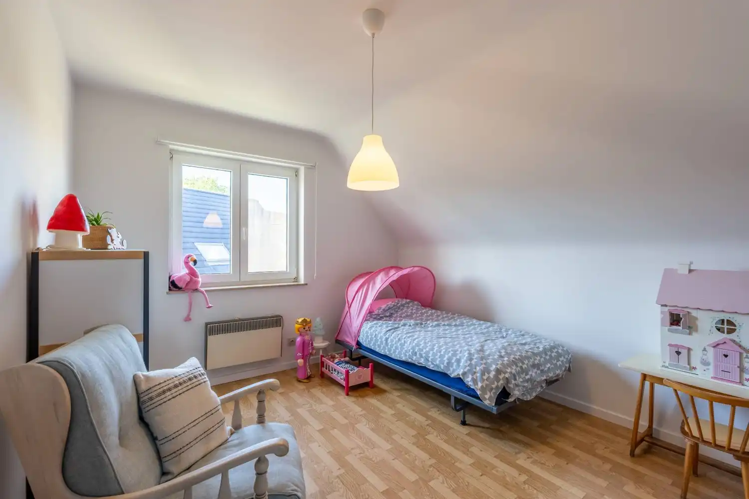 Rustig gelegen en vrijstaande woning met 3 ruime slaapkamers, een oprit met een garage en een mooie tuin in het groene Oud-Heverlee! foto 21