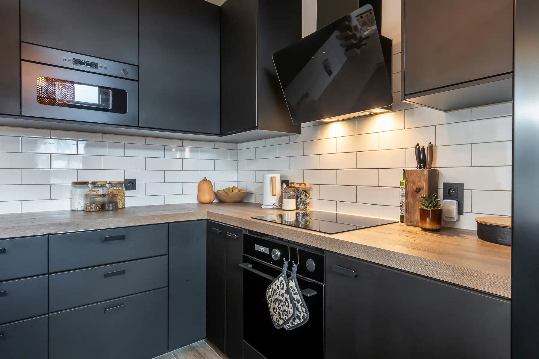 Gerenoveerde en instapklare gelijkvloers woning met 3 slaapkamers en garage  foto 12