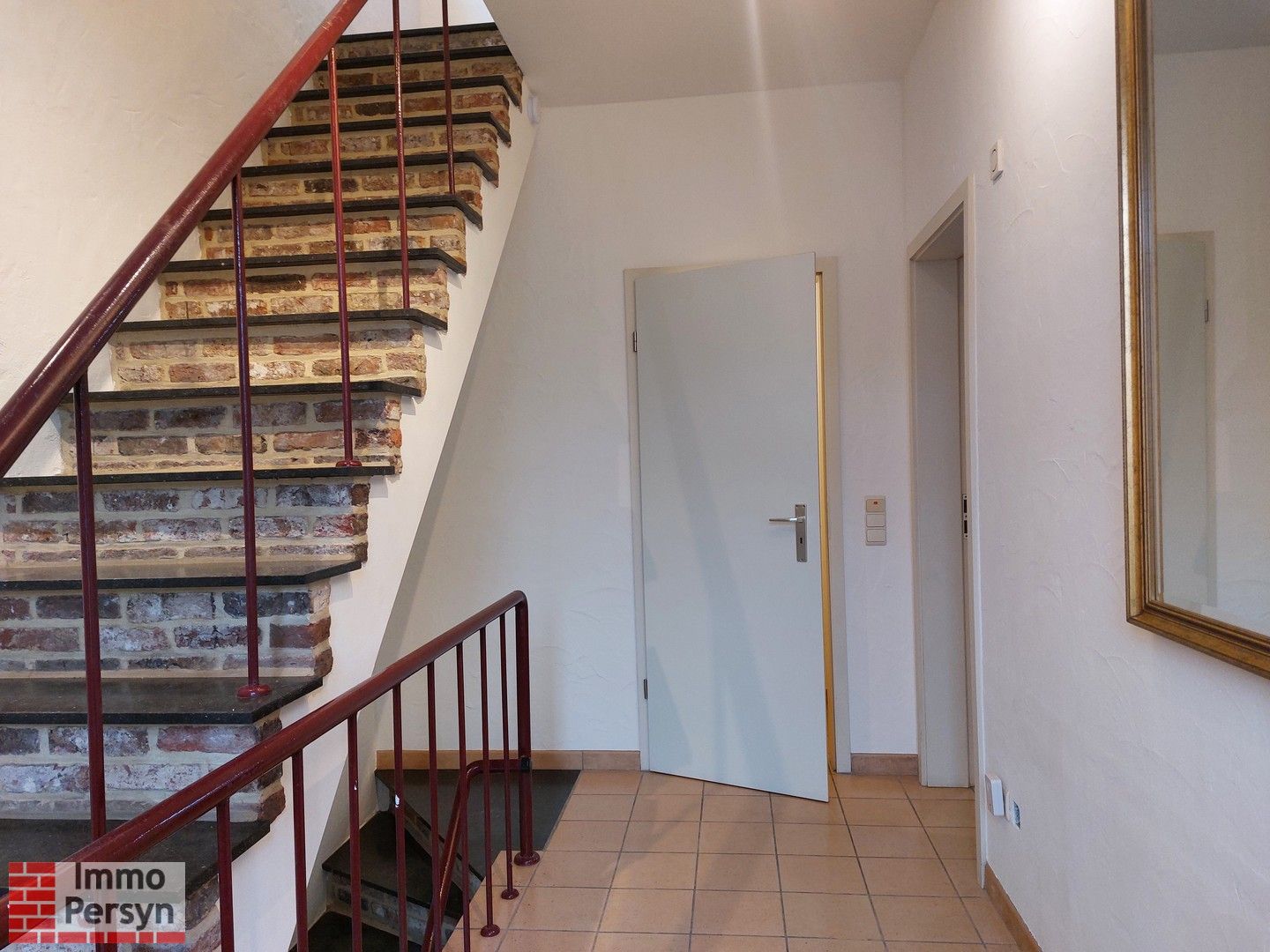 Ruim 3-Slaapkamerappartement Te Huur in Sint-Joris-Winge foto 3