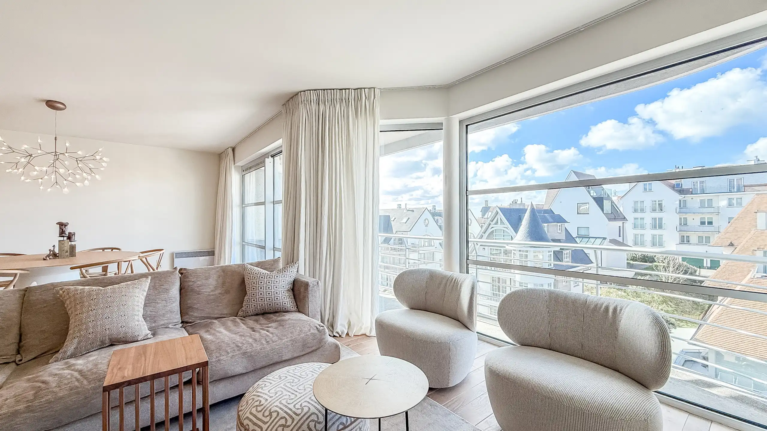 Lichtrijk appartement met terras en zeezicht in Duinbergen foto 5
