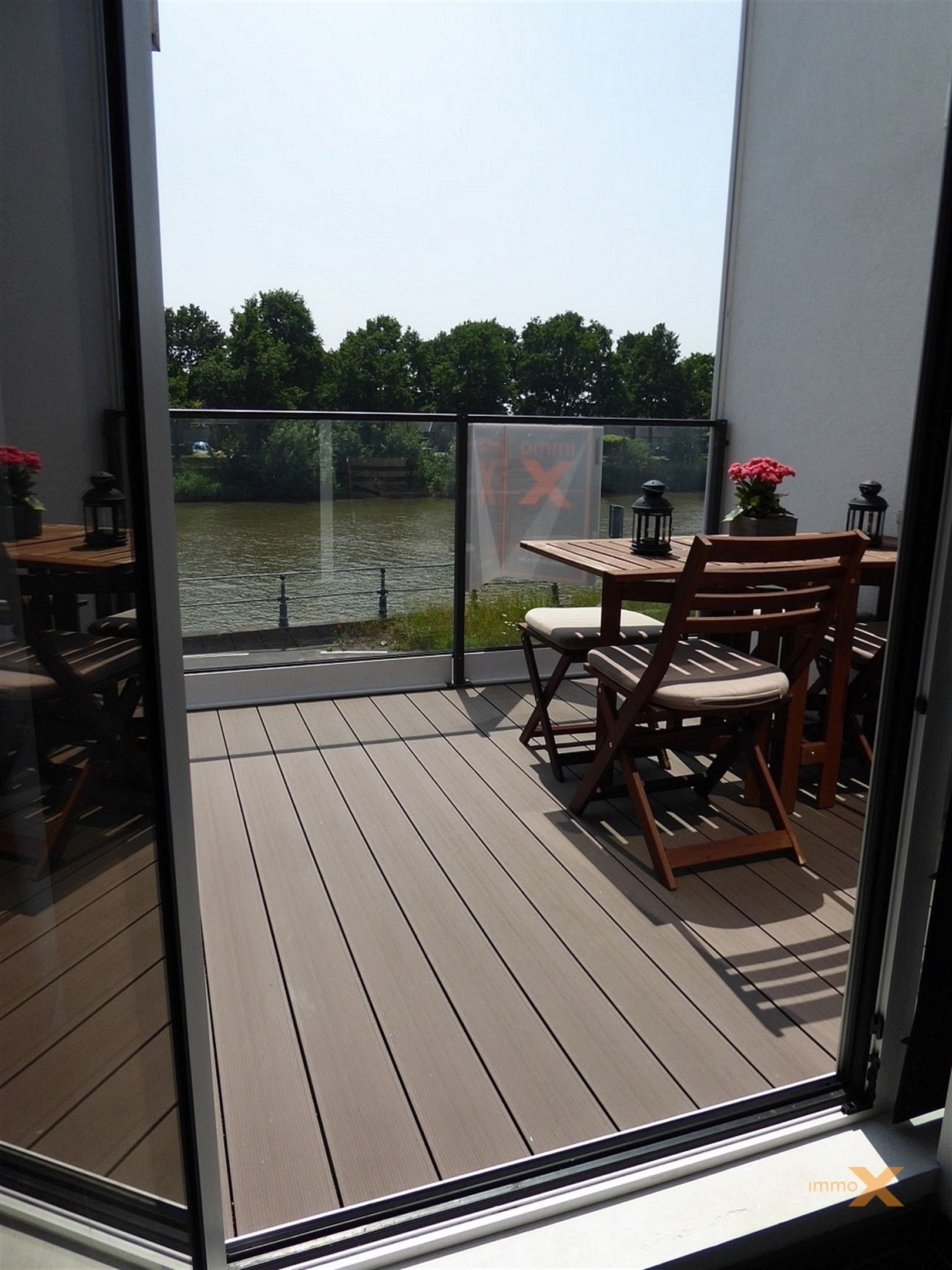 Lichtrijk appartement met prachtig waterzicht foto 11
