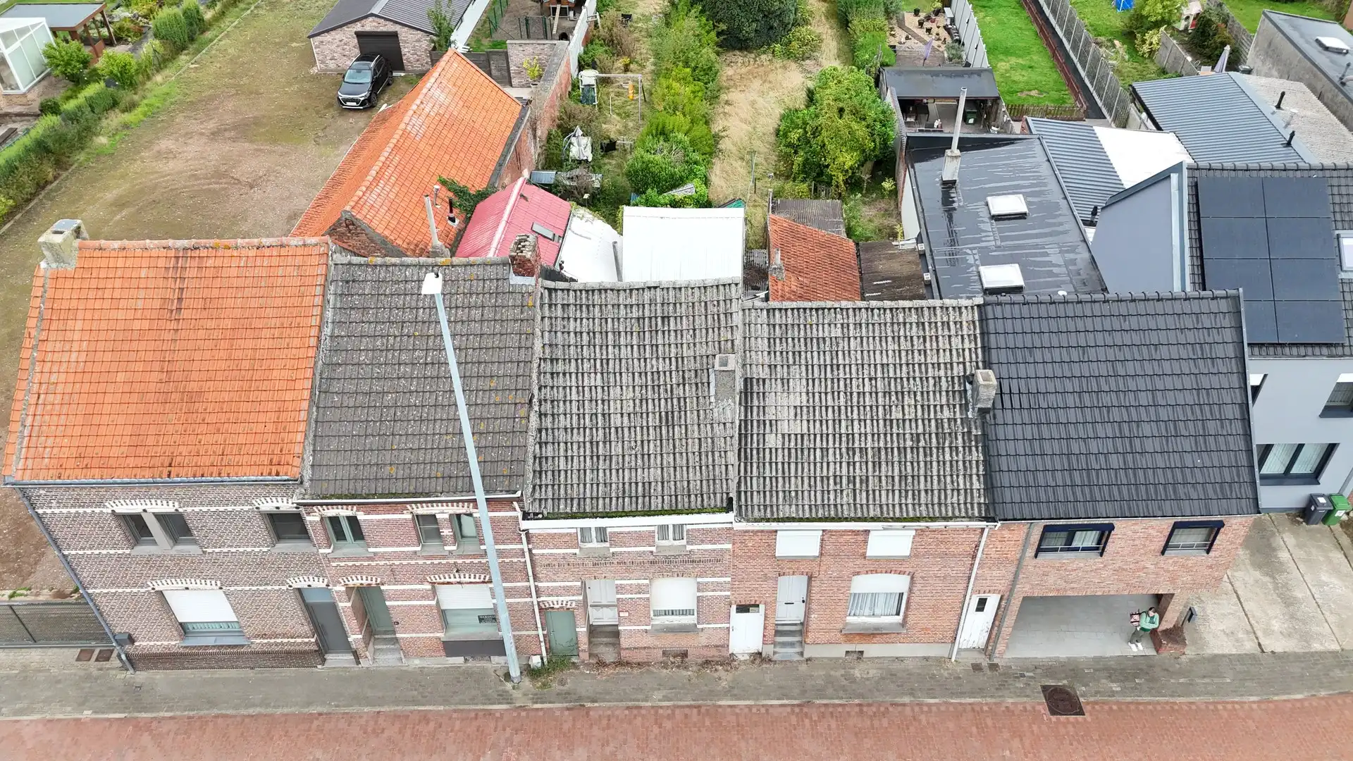 Twee te renoveren woningen met tuin. foto 3