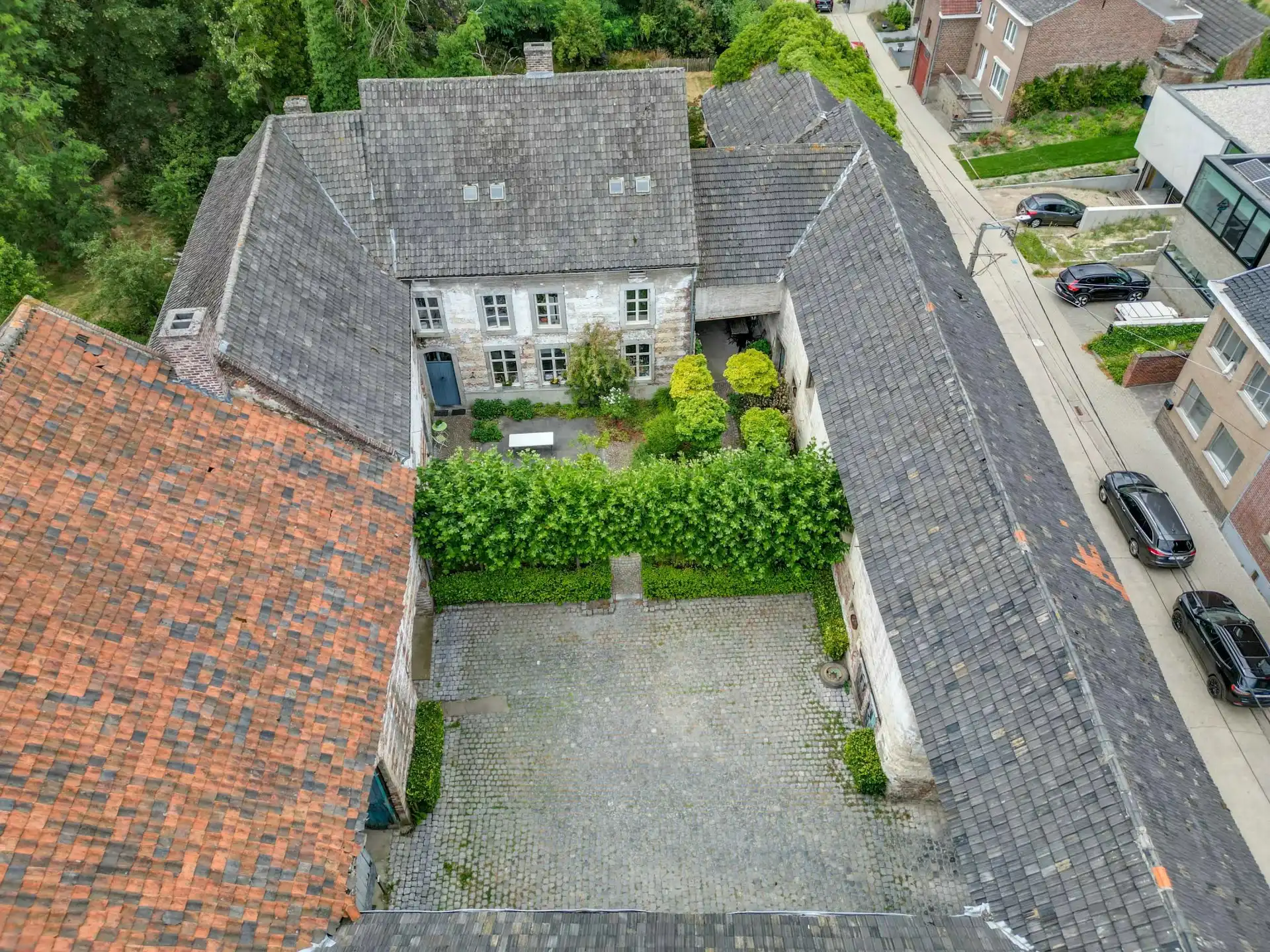 Karaktervolle vierkantshoeve met 5 slaapkamers en prachtige binnenkoer foto 5