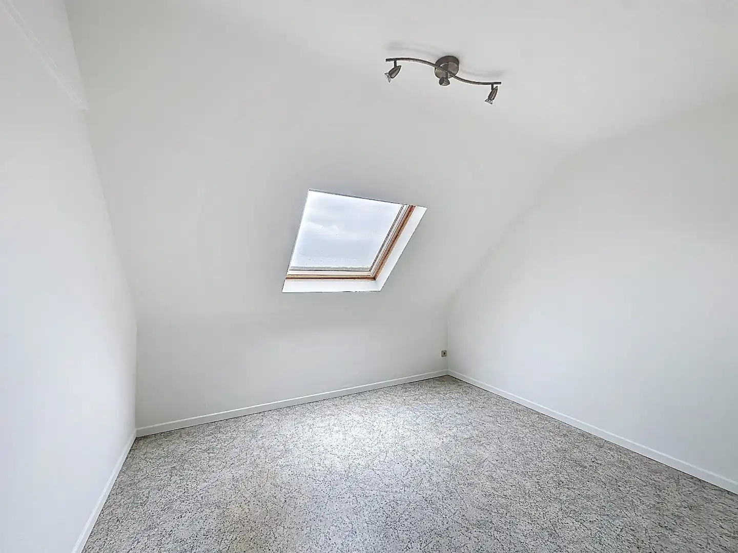 Ruim en lichtrijk appartement in het centrum van Wilsele! foto 9