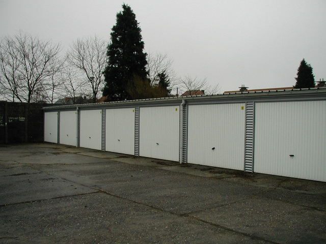 GARAGEBOX NR 8 TE HUUR IN EEKLO foto {{pictureIndex}}