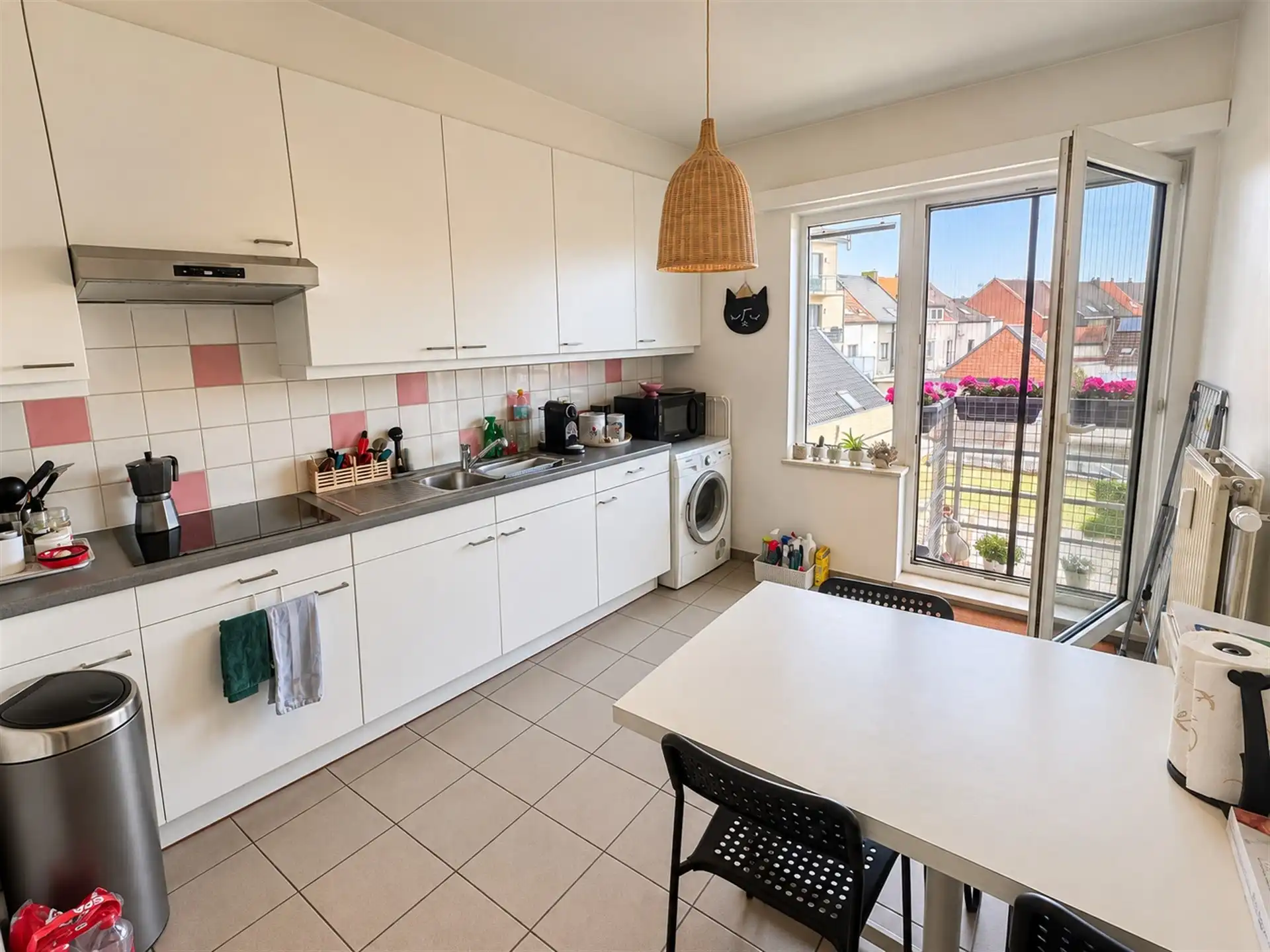 Aangenaam appartement met twee slaapkamers en terras foto 4