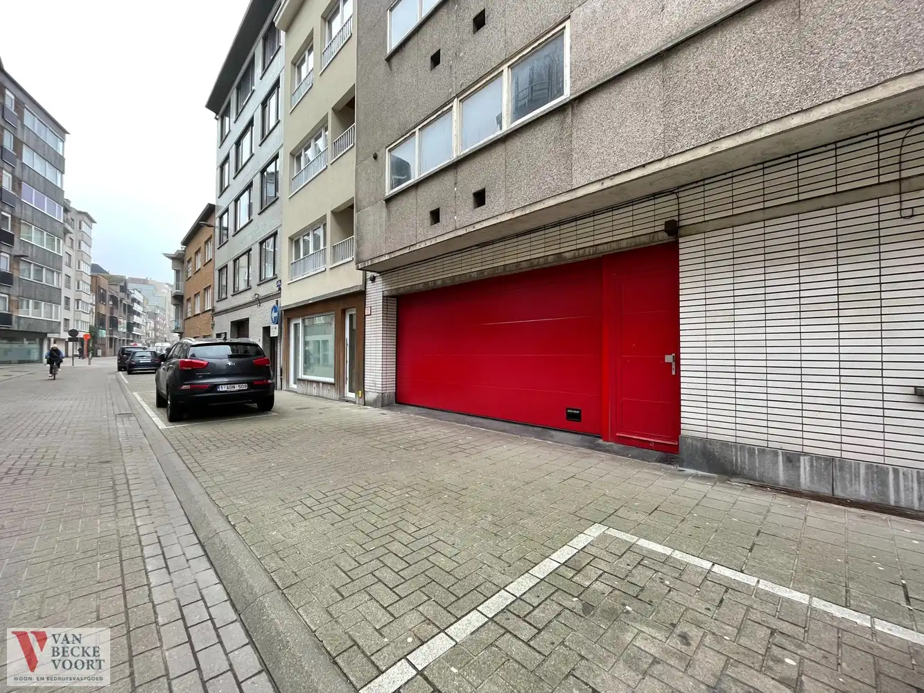 Centraal gelegen autostaanplaats foto 5