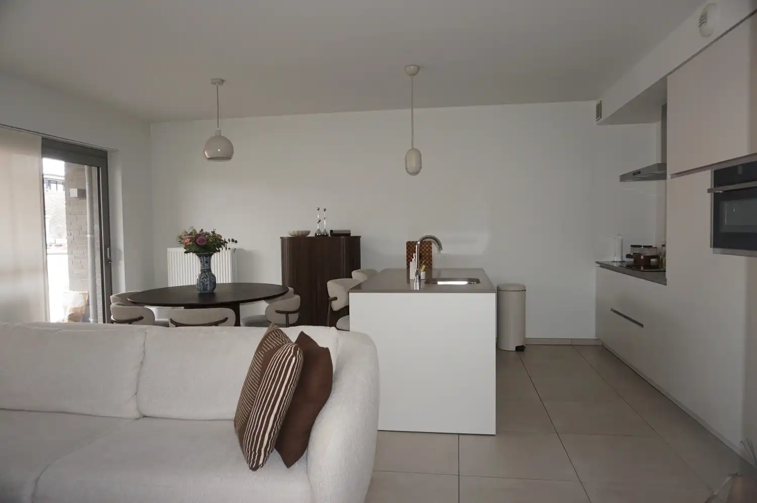 Instapklaar 2-slaapkamerappartement met zonnig terras in hartje Beringen foto 4