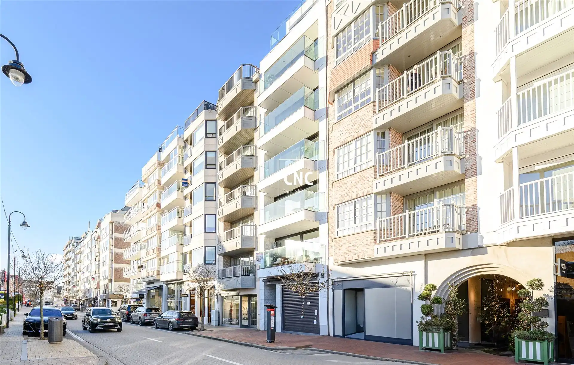 Magnifiek nieuwbouwappartement in de prestigieuze Kustlaan foto {{pictureIndex}}