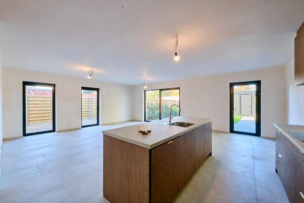 Ezaart 135 2400 Mol gelijkvloers te huur van 131 m² met Carport, tuin en buitenberging foto 7