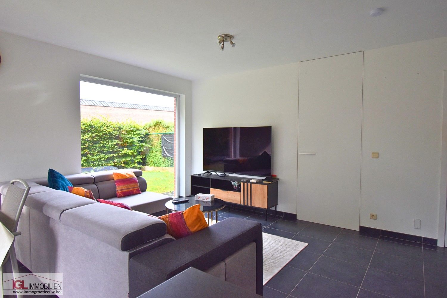 1-slaapkamerappartement te huur in Sint-Pieters-Leeuw foto 2