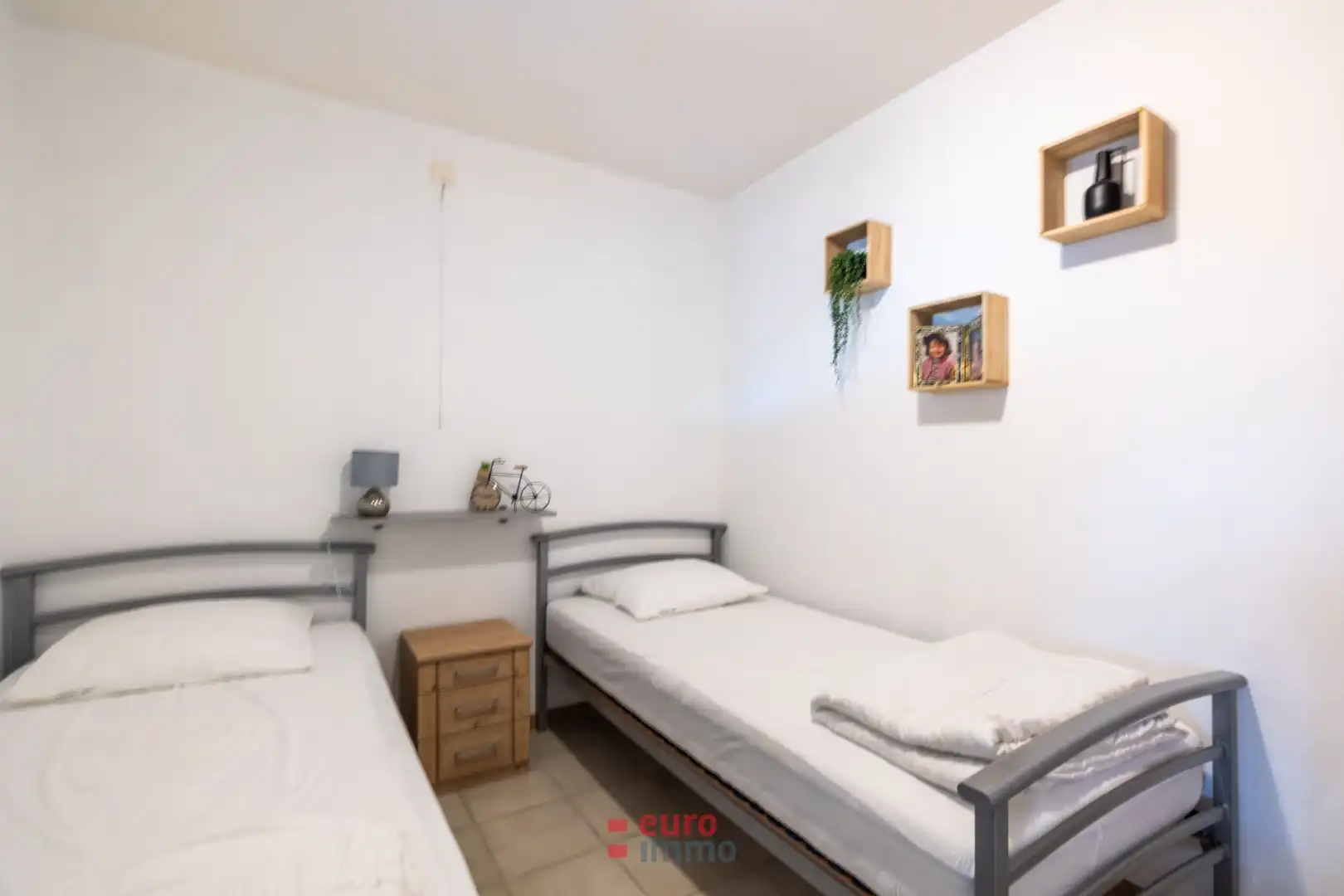 Héél breed, instapklaar appartement met 1 slaapkamer en slaaphoek. foto 8