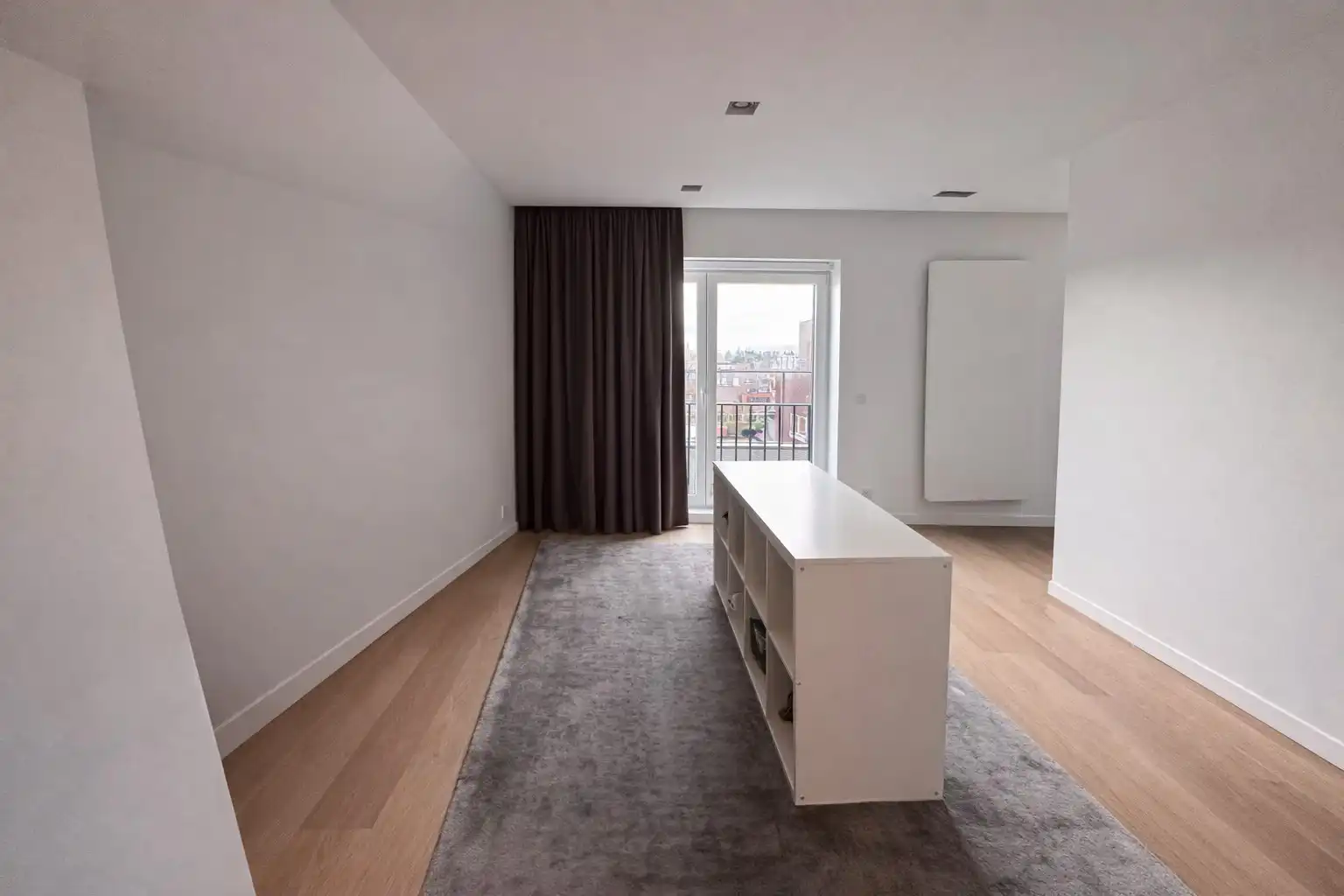 Ruim appartement met 3 slaapkamers, 2 badkamers en garage. foto 12