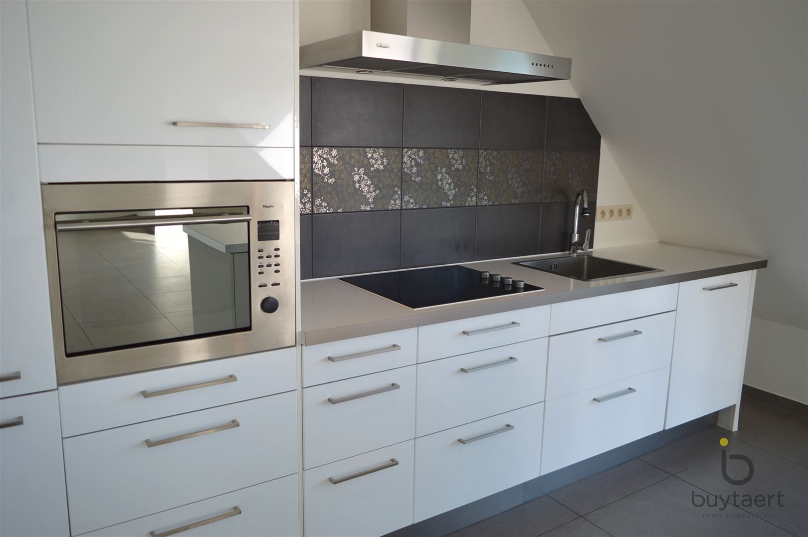 Appartement met één slaapkamer en prachtig terras met autoplaats. foto 13
