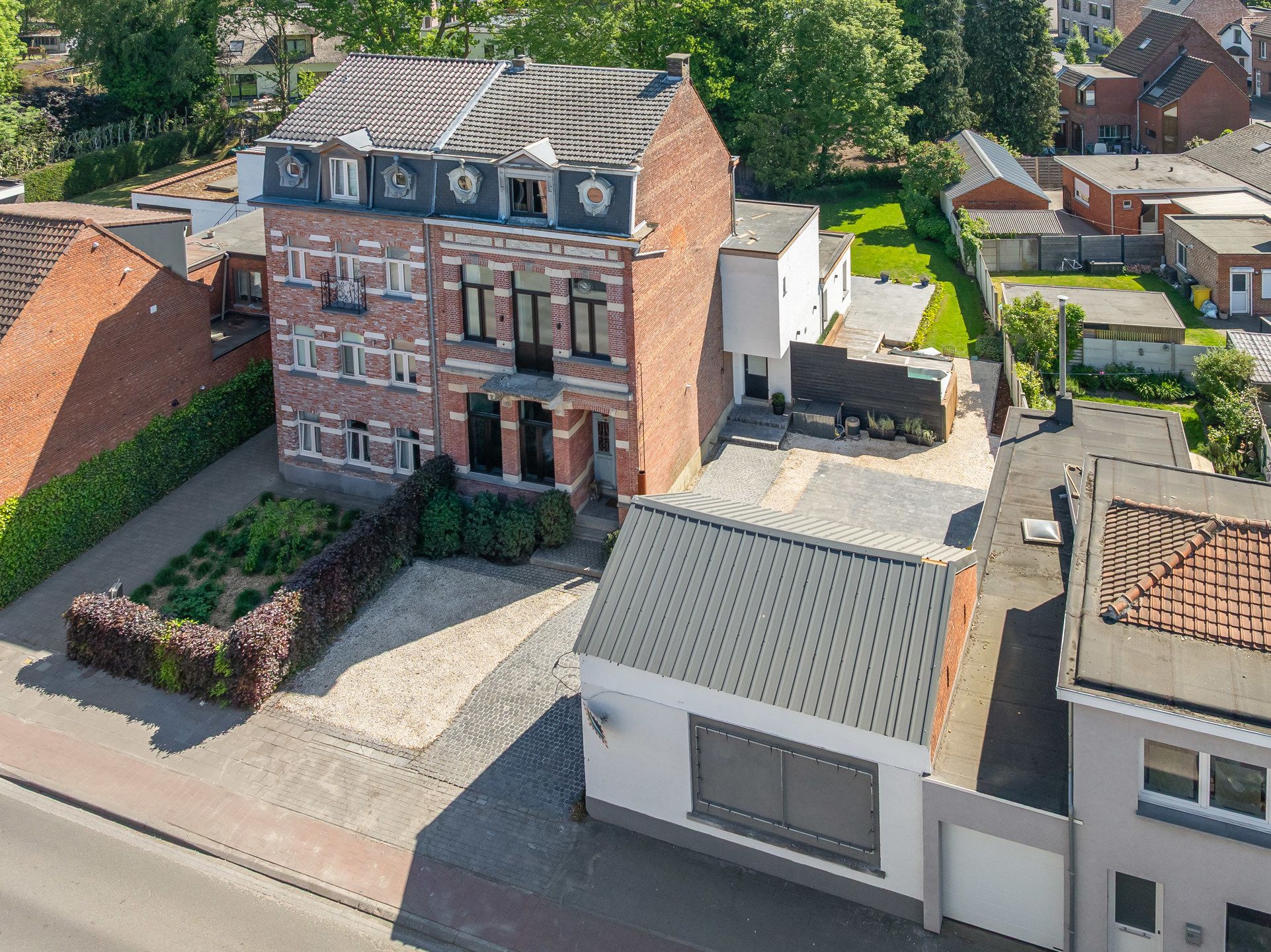 Karaktervolle herenwoning met bijgebouw in dorpskern foto 3