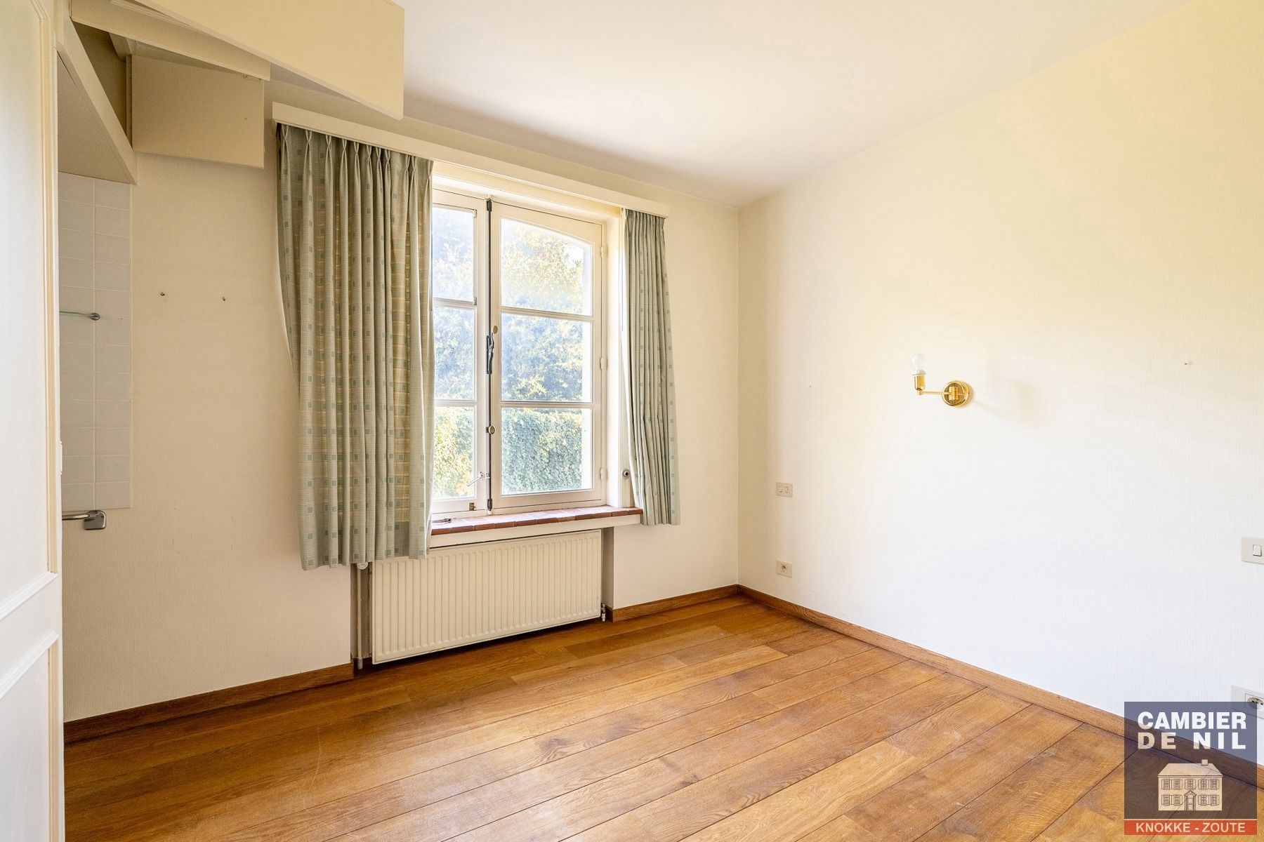 Charmante, ongemeubelde, vrijstaande villa in 2de lijn  in het zoute Zoute nabij de zee & tennis foto 14