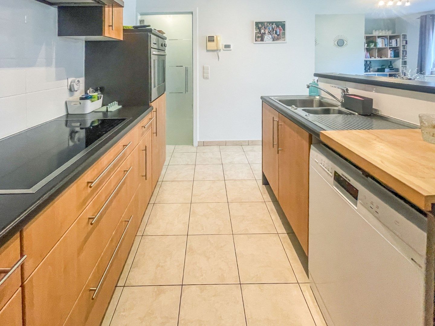 GERIEFELIJK APPARTEMENT MET GARAGEBOX & KELDER ! foto 9
