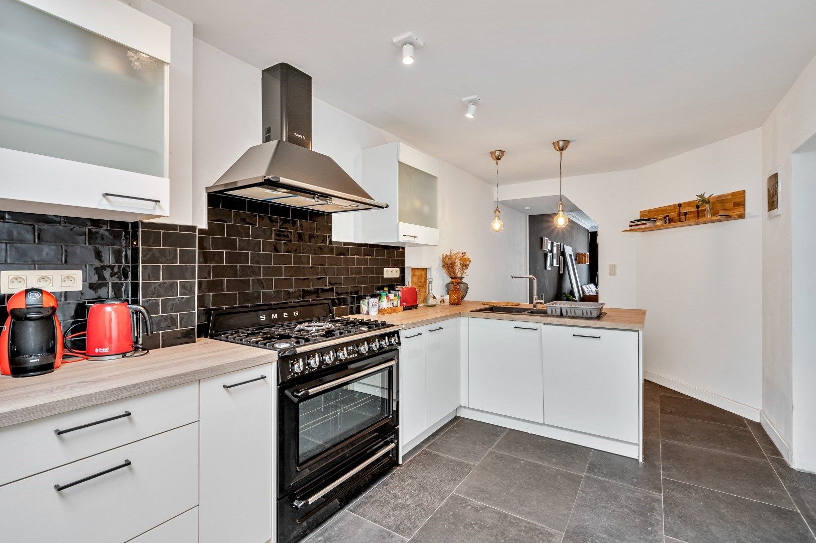 Instapklare woning te Sint-Amandsberg foto 2