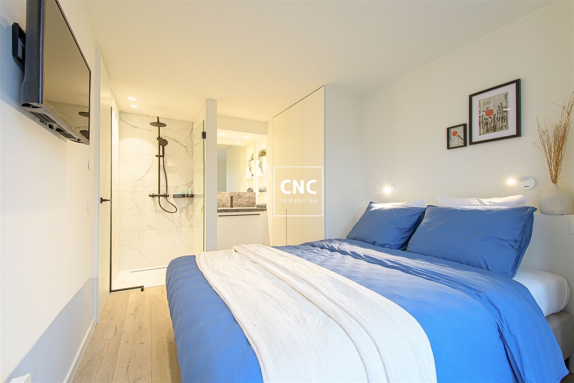 Gerenoveerde penthouse met grote terrassen nabij de zeedijk foto 13