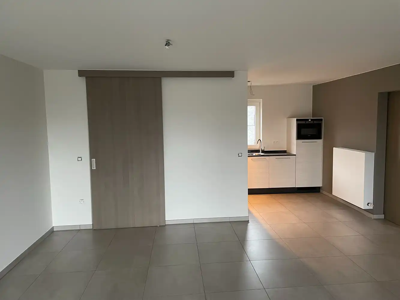 Mooie assistentieflat te huur van 87 m² + terras van 9 m². foto 4
