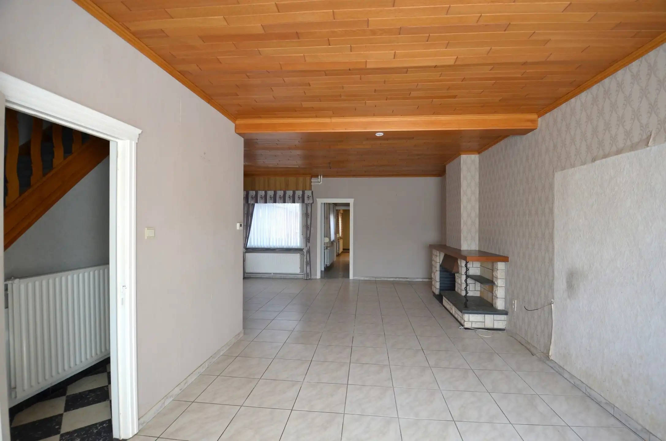 Te renoveren woning met 3 slaapkamers, tuintje en dubbele garage foto 10